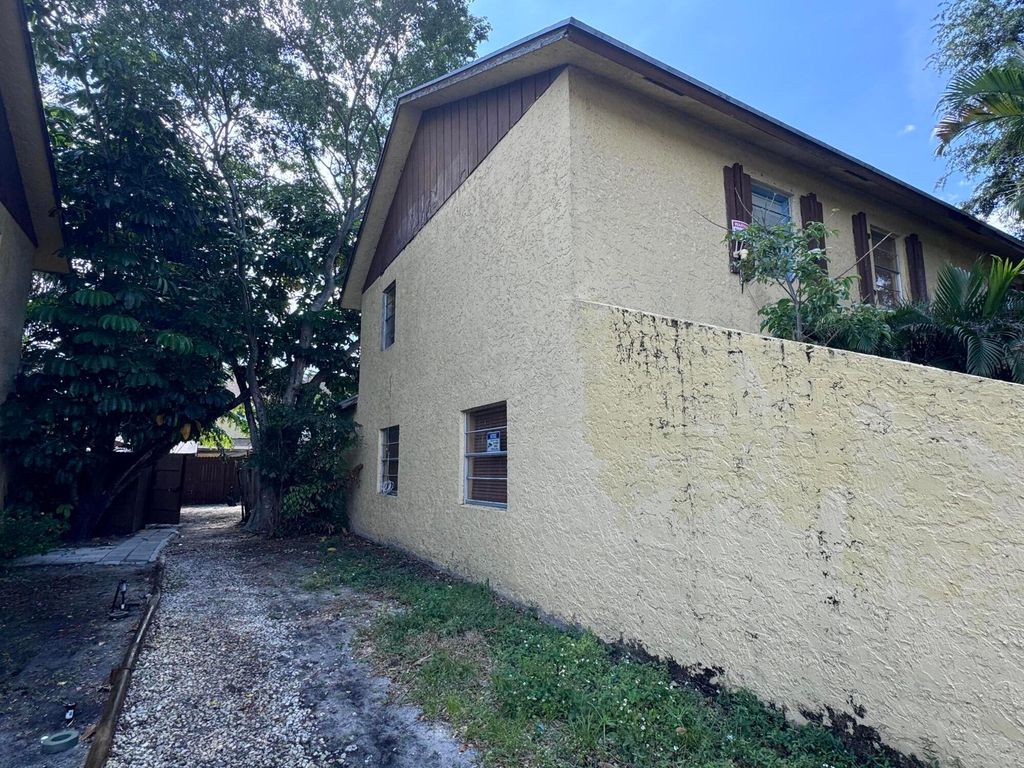 Photo of 4346 NW 4th Avenue, Deerfield Beach, FL 33064 (MLS # B26017491)