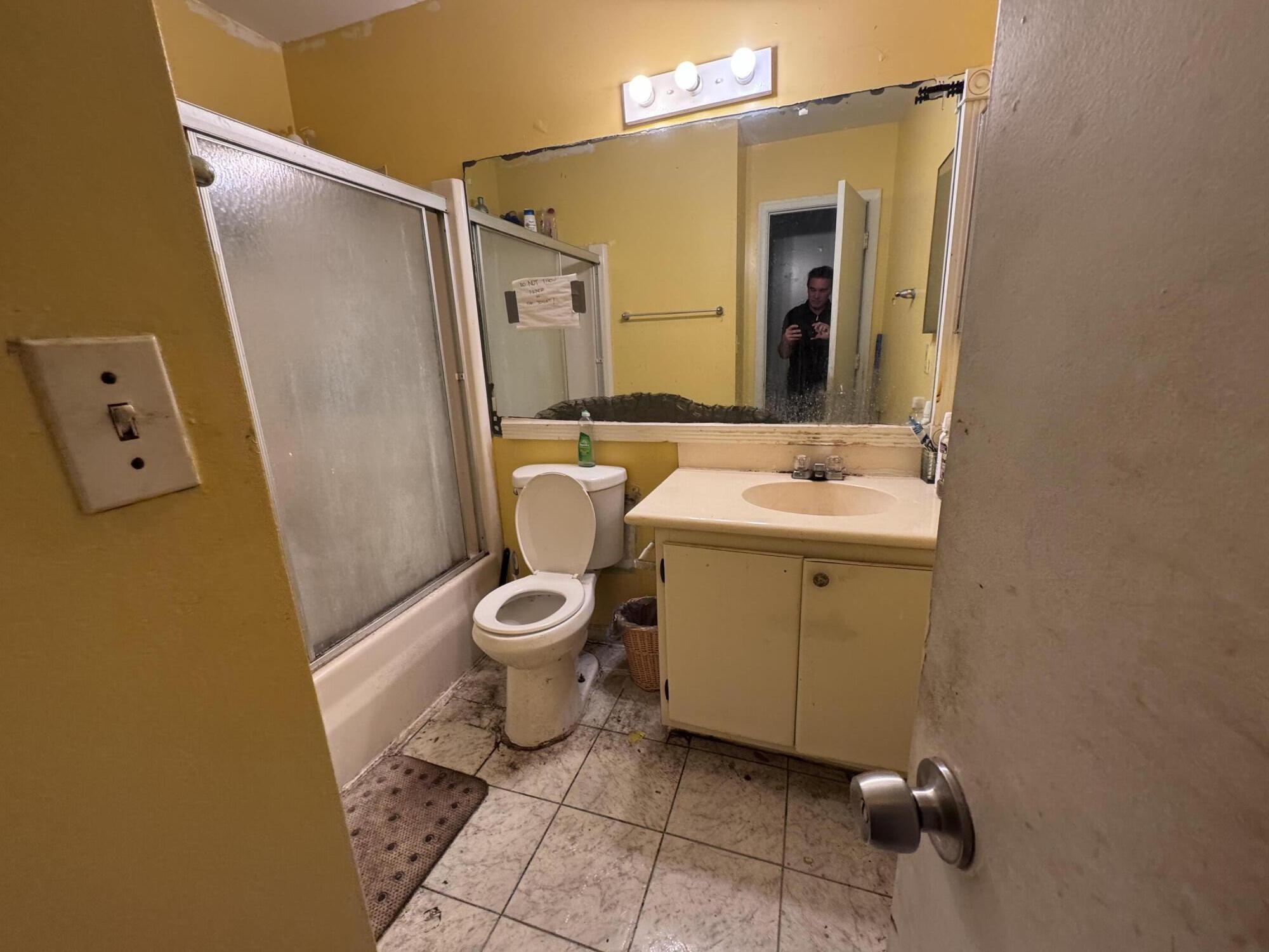 LAKE ISLAND - Residential