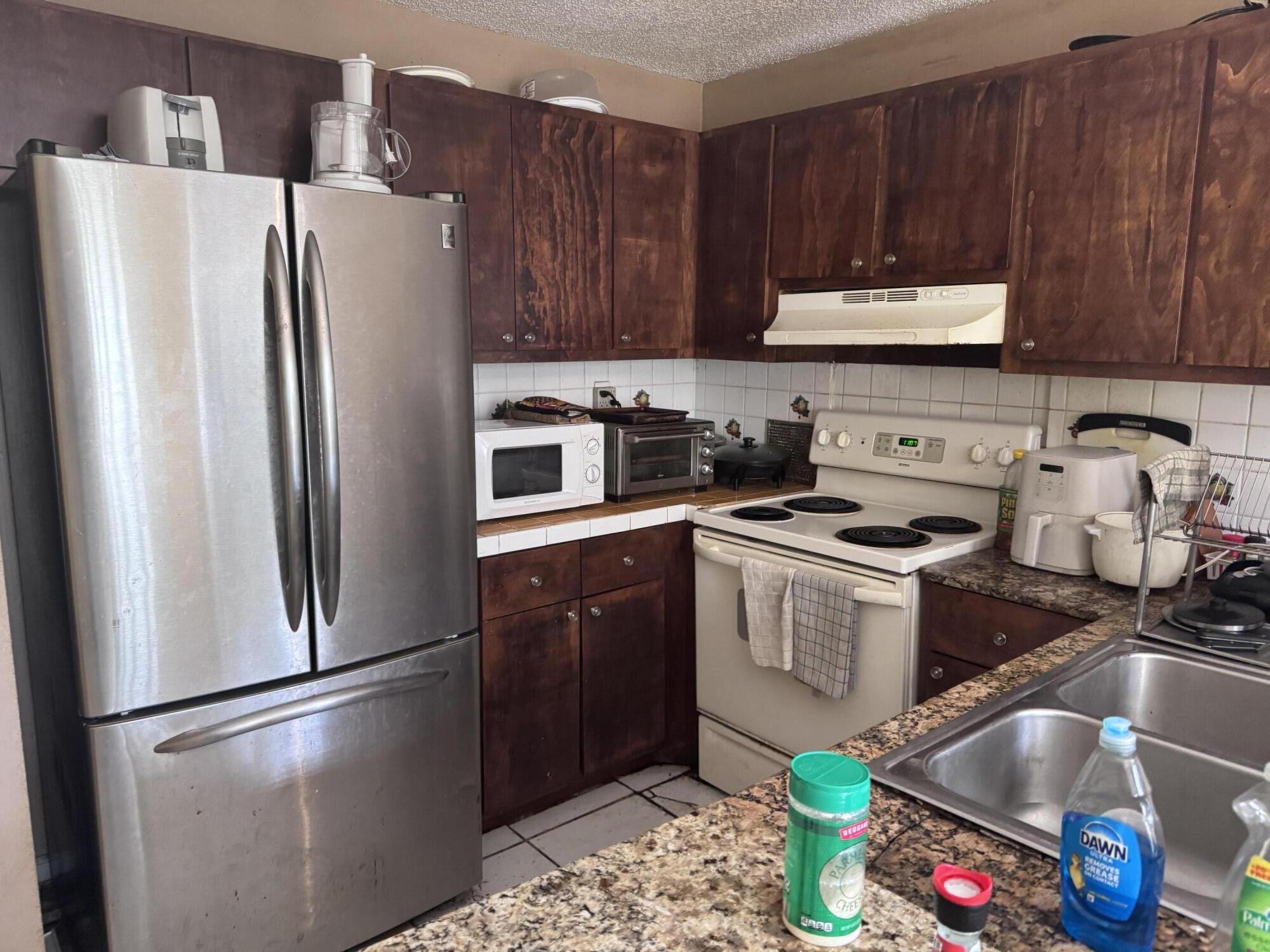 LAKE ISLAND - Residential