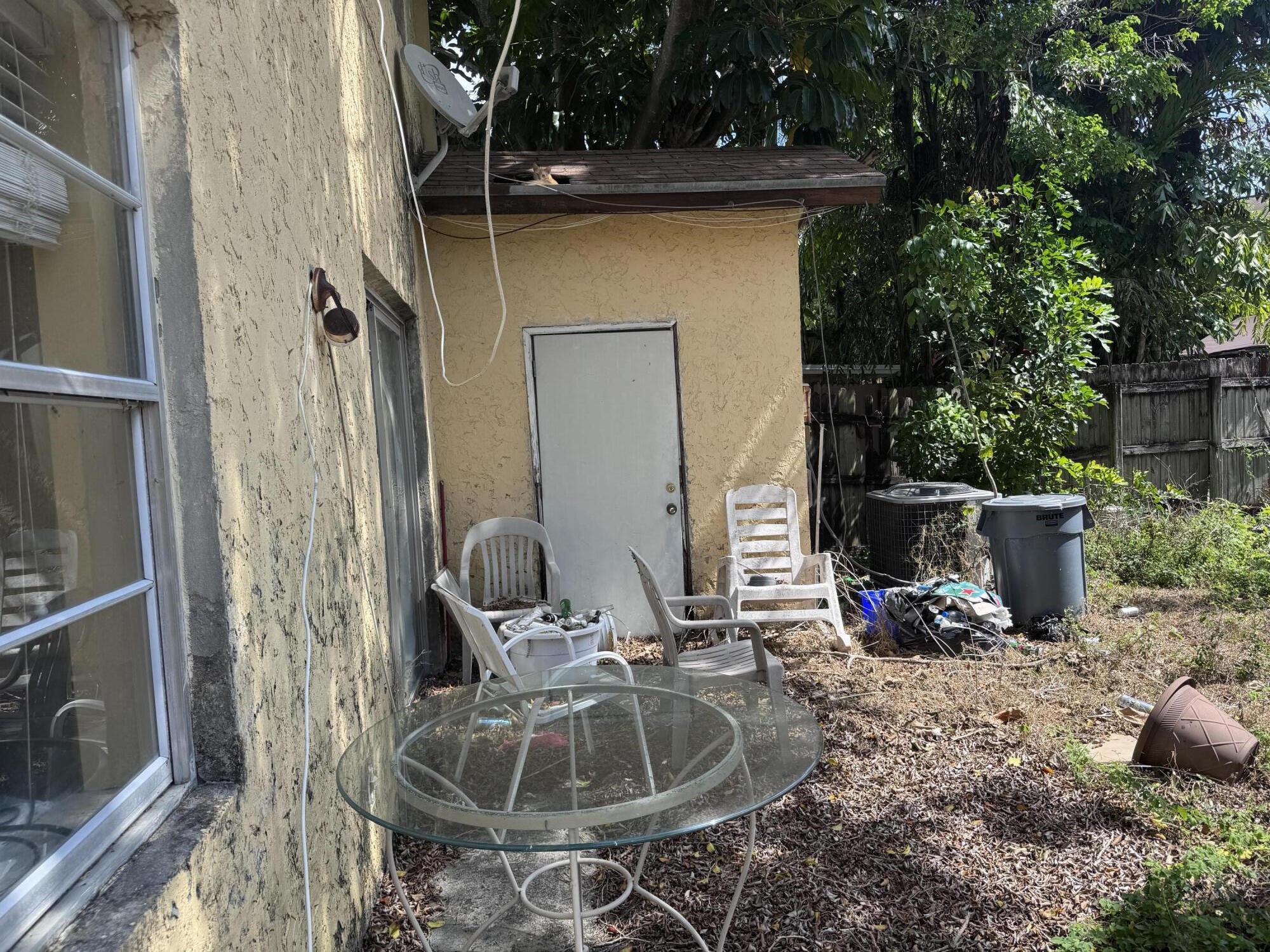 LAKE ISLAND - Residential