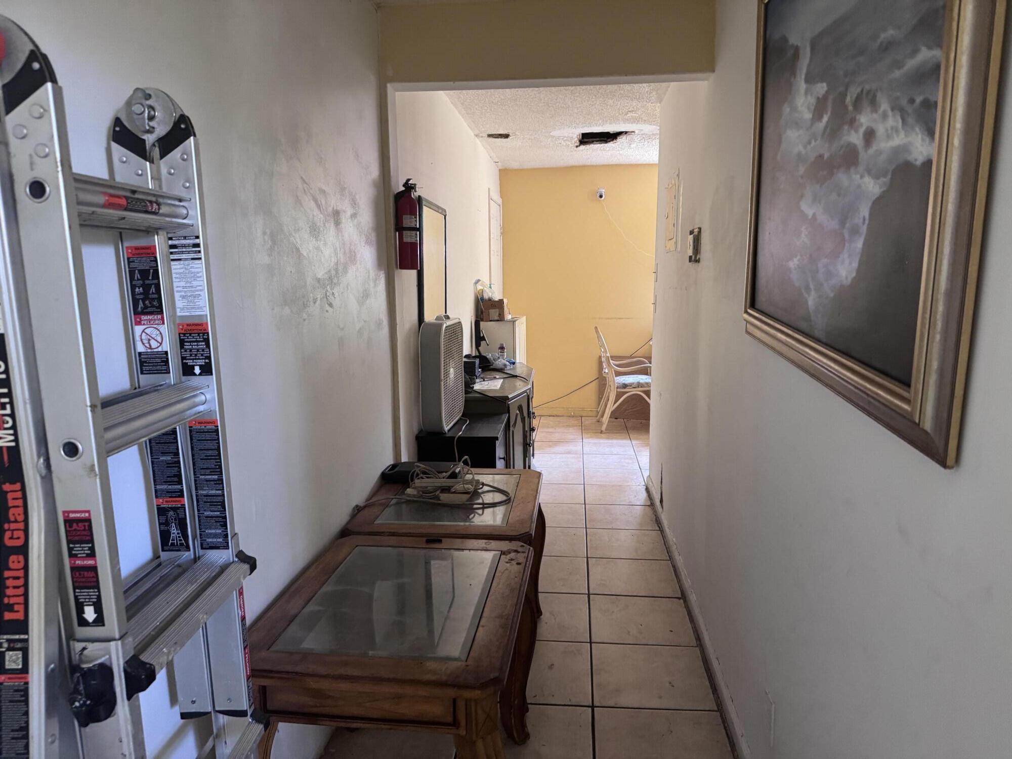 LAKE ISLAND - Residential