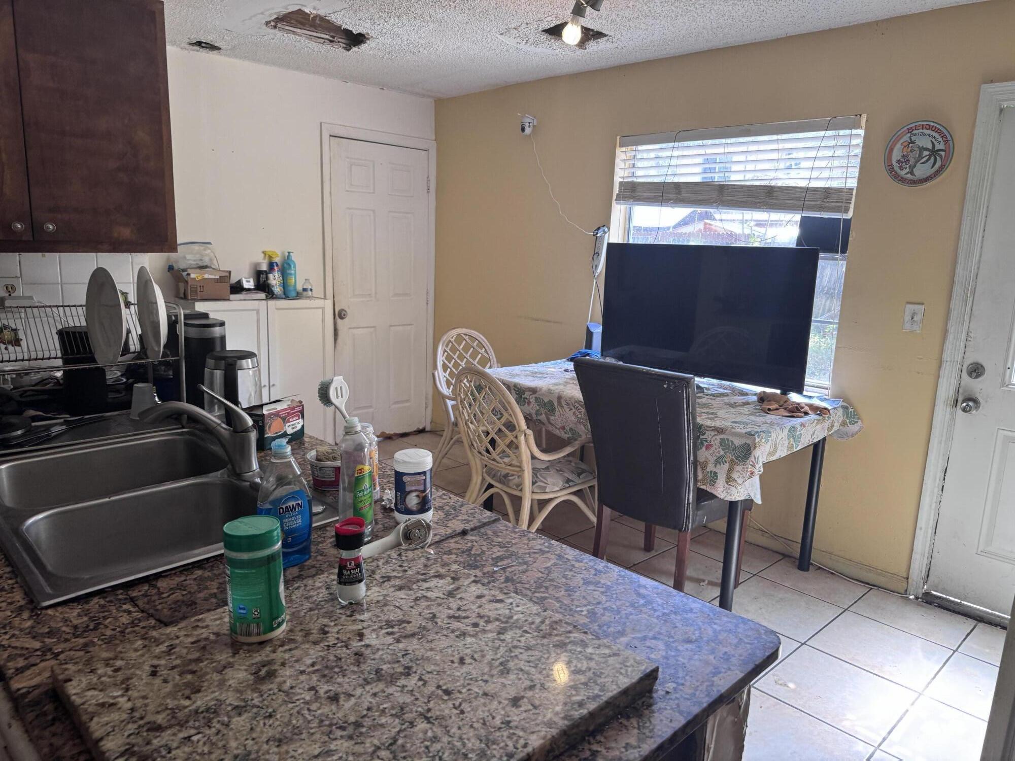 LAKE ISLAND - Residential