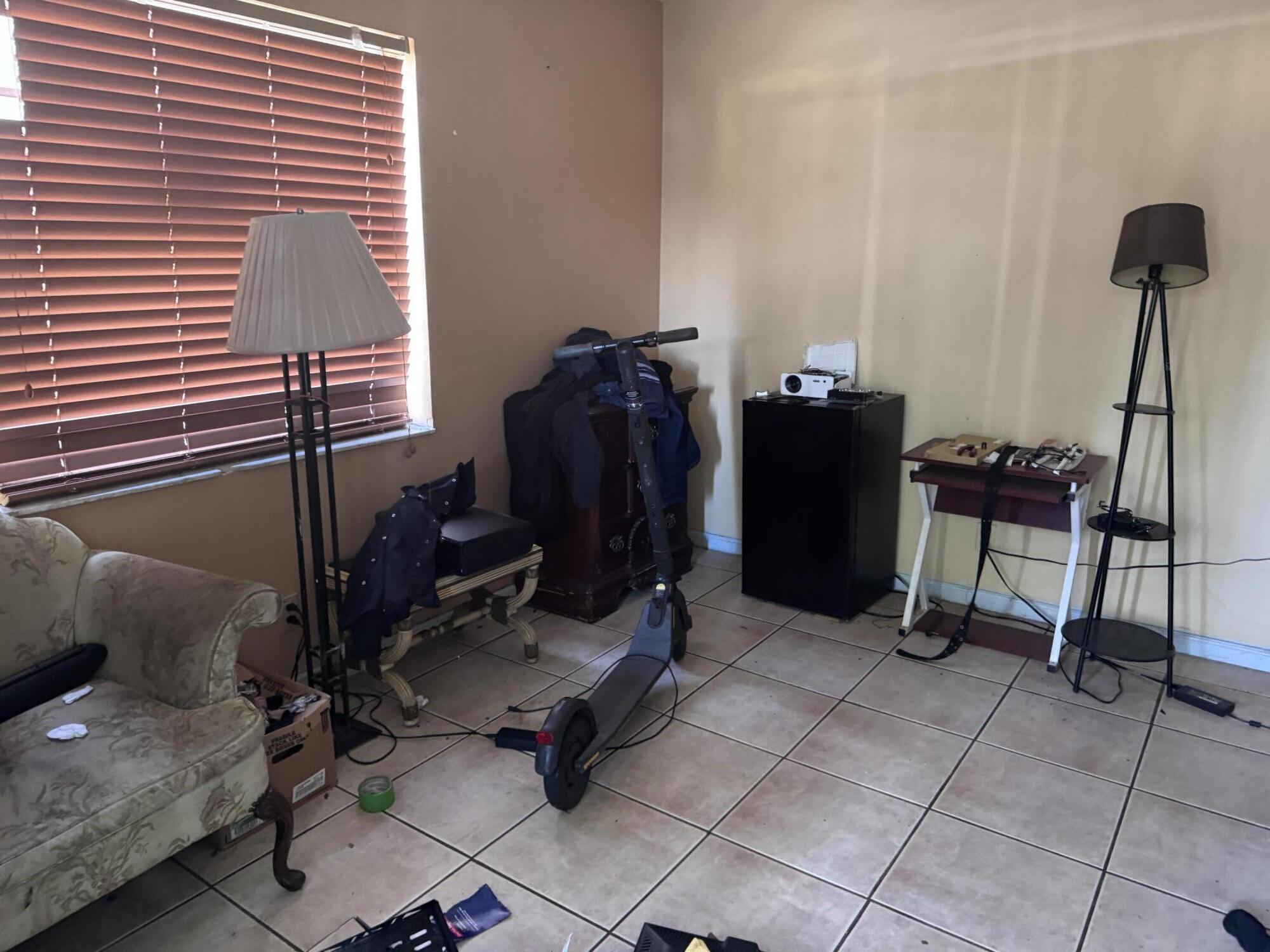 LAKE ISLAND - Residential