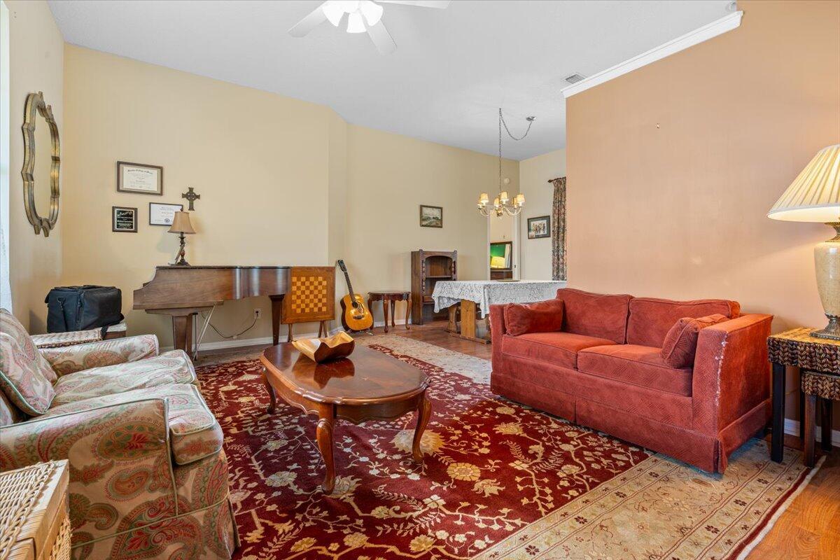 482 SW South Quick Circle