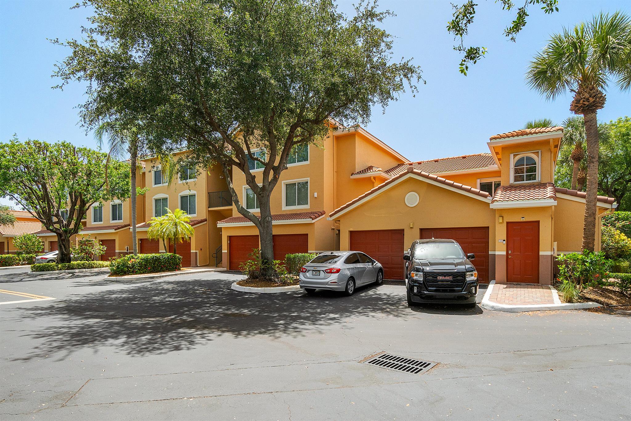 Properties 700 Scotia 205 Drive 205