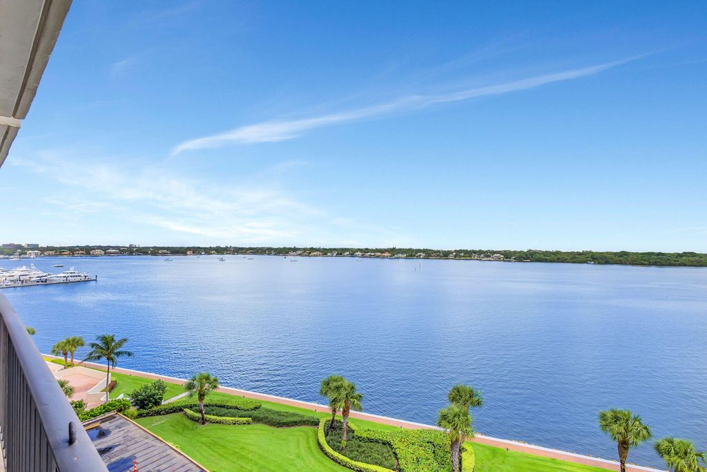 Photo of 124 Lakeshore Drive #9290, North Palm Beach, FL 33408 (MLS # R11028338)
