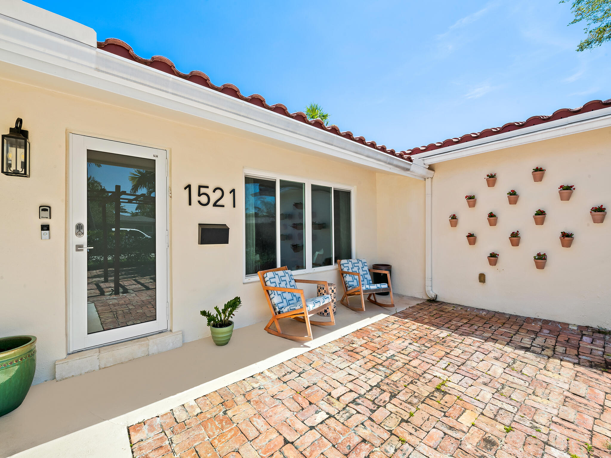 1521 NE 40th Court