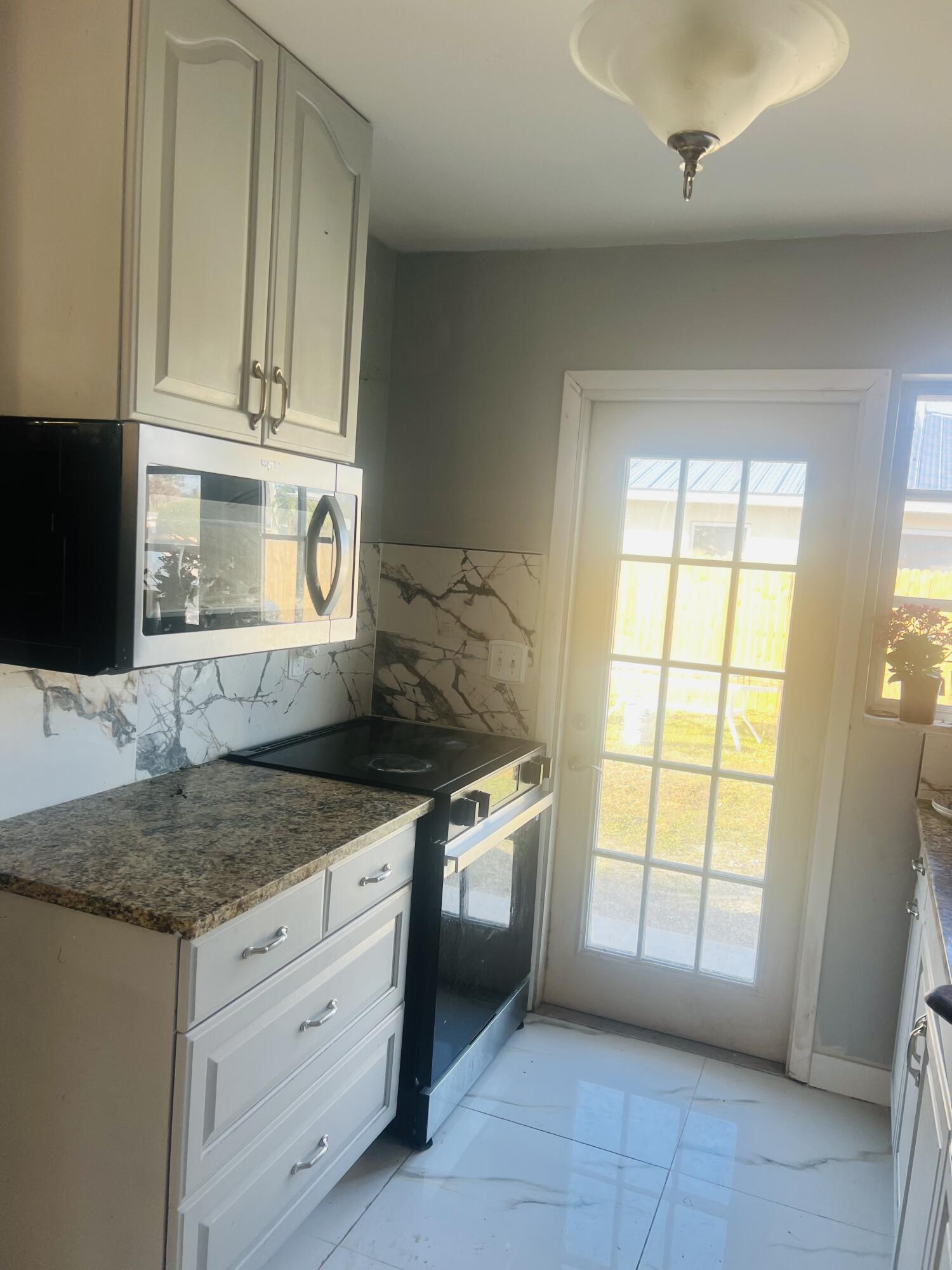 3164 SE Morningside Boulevard