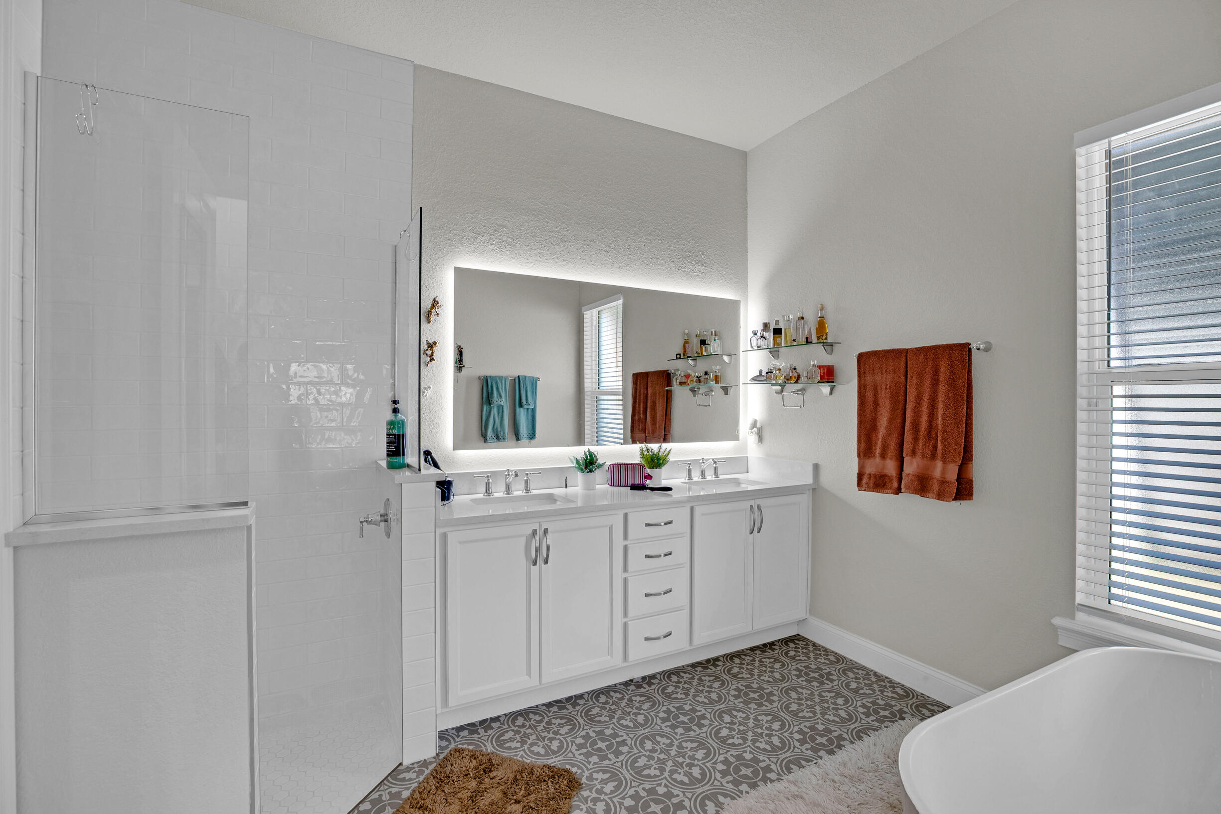 LAGUNA VILLAGE PHASE TWO - Residential