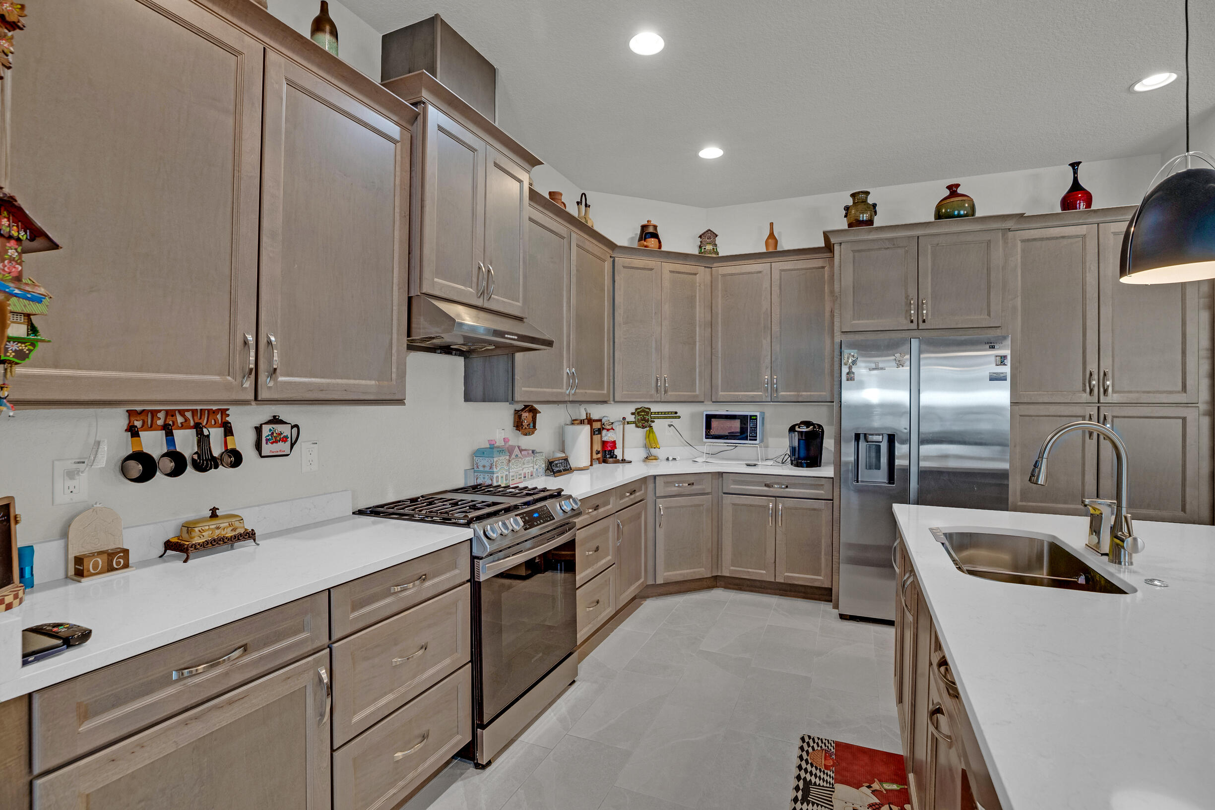LAGUNA VILLAGE PHASE TWO - Residential
