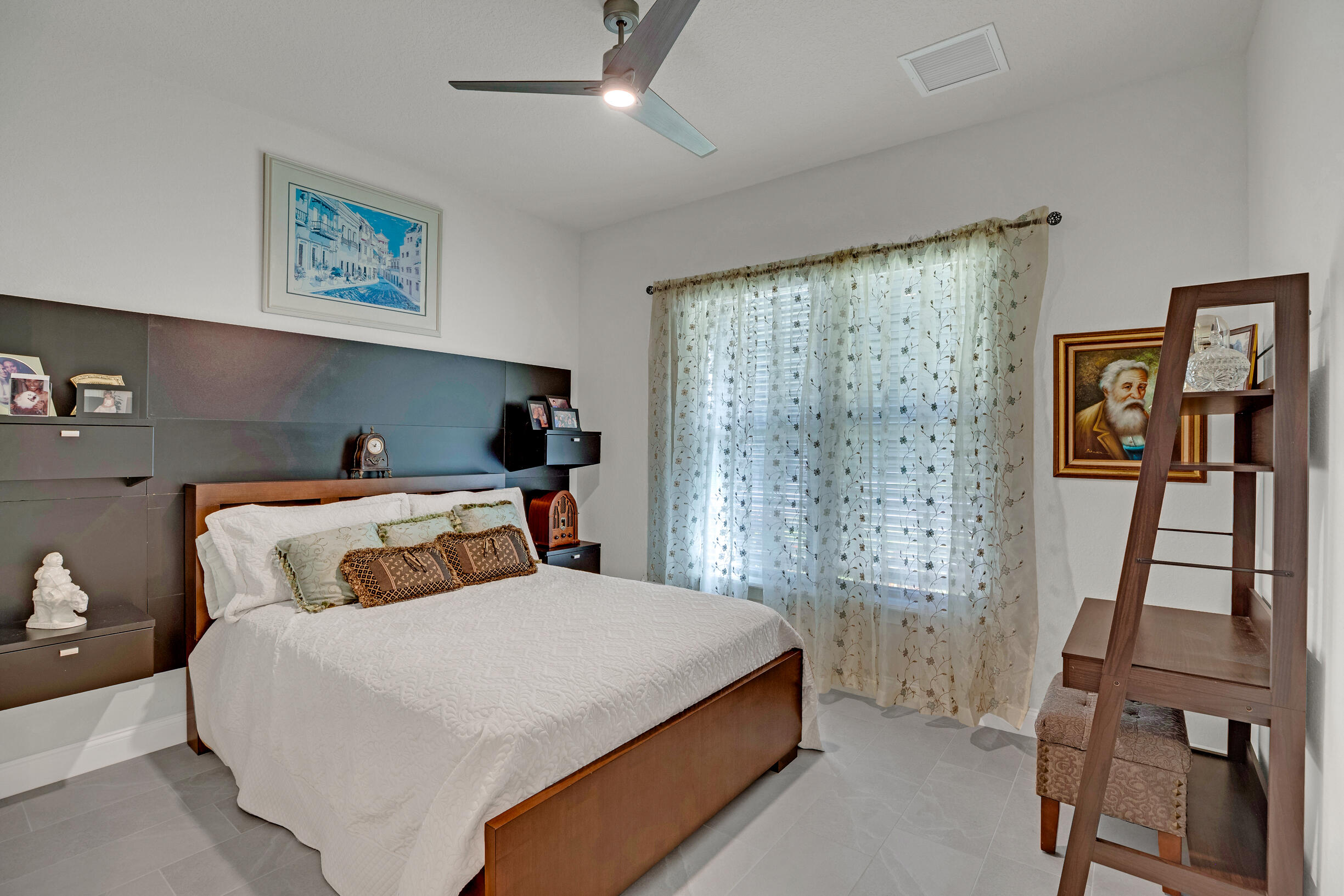 LAGUNA VILLAGE PHASE TWO - Residential