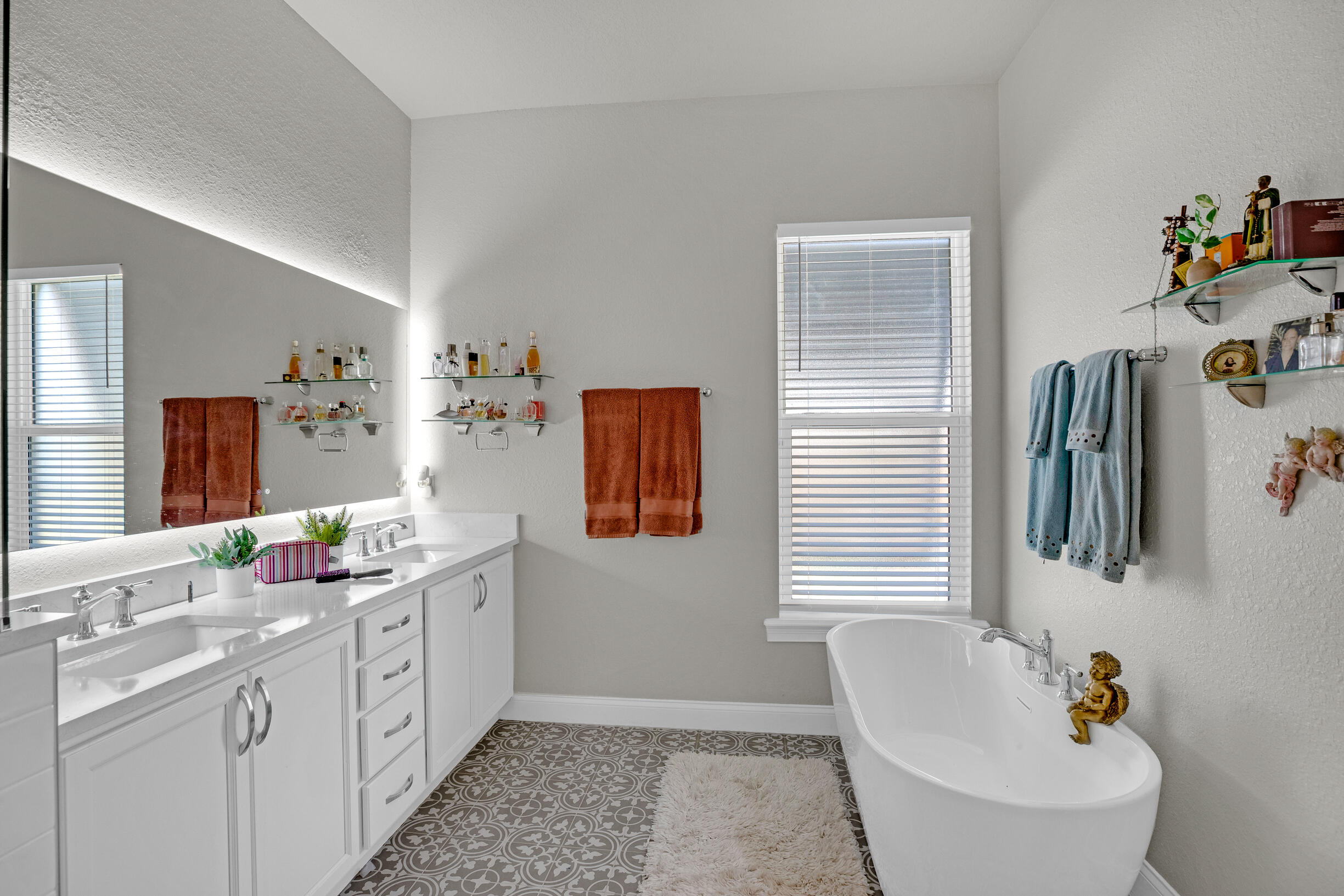 LAGUNA VILLAGE PHASE TWO - Residential