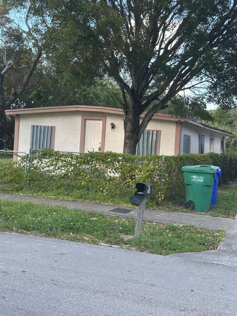 2863 NW 12th Ct Fort Lauderdale FL 33311