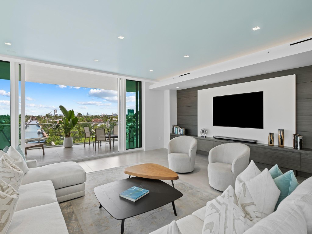 353 Sunset Drive PH02