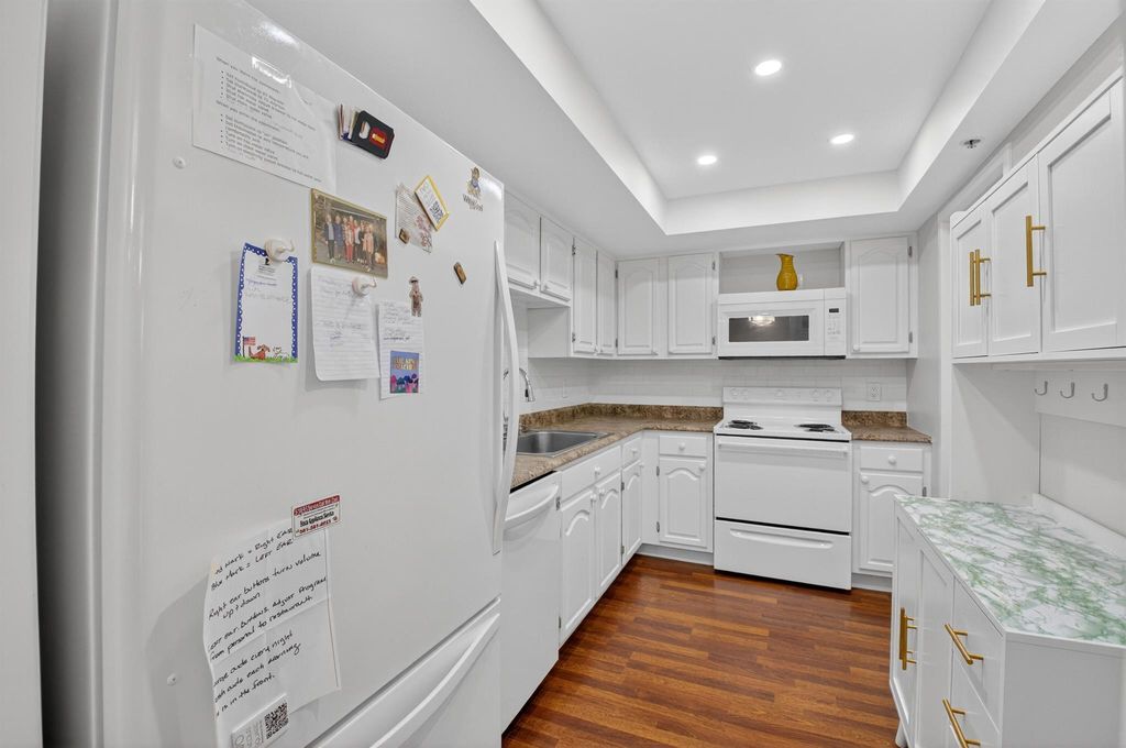 Photo of 7847 Lakeside Boulevard #1033, Boca Raton, FL 33434 (MLS # R11109410)