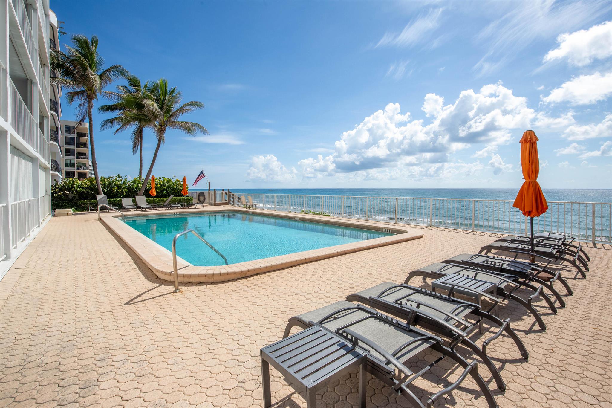PALM BEACH WINDEMERE COND - Residential