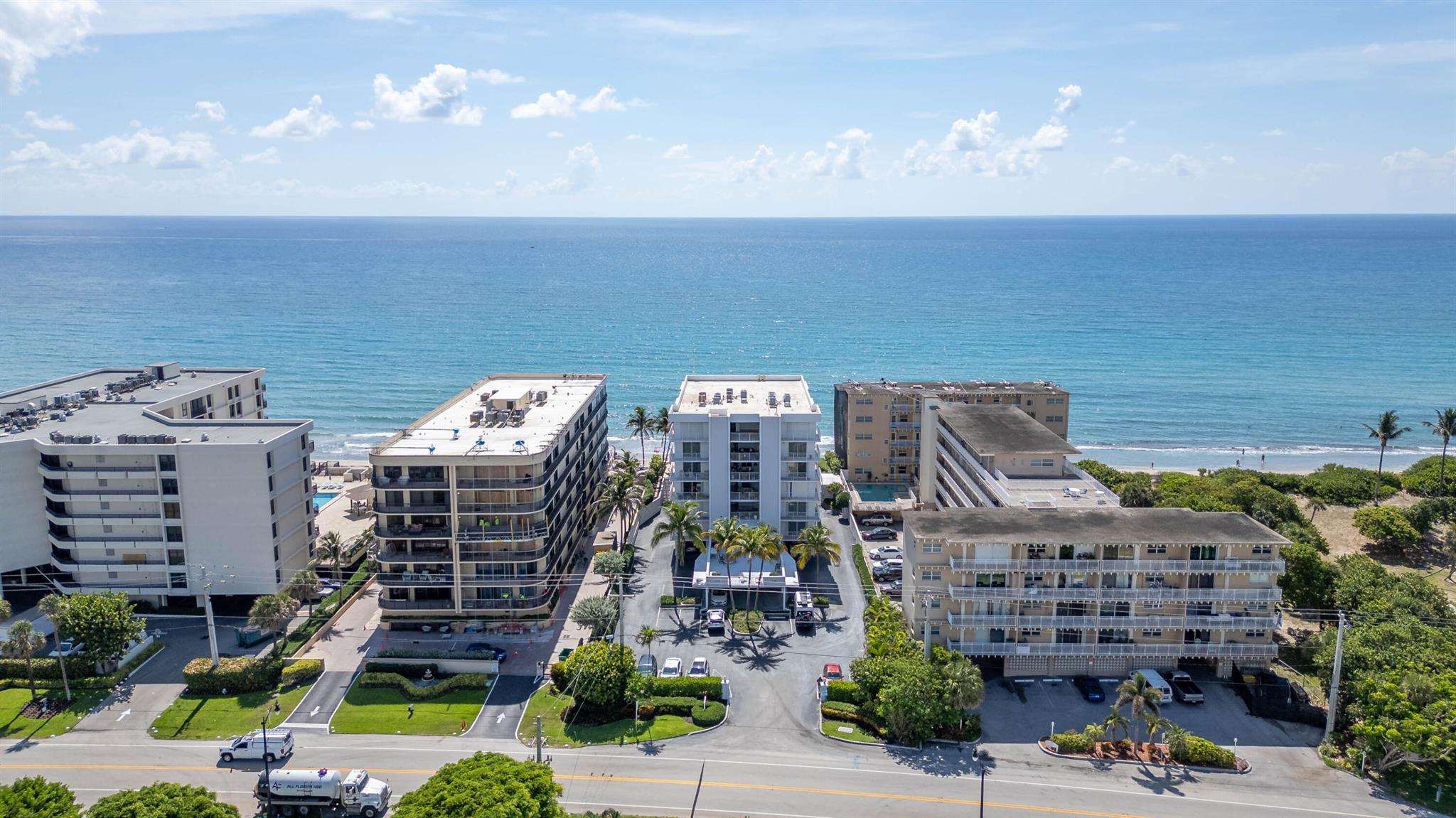 PALM BEACH WINDEMERE COND - Residential