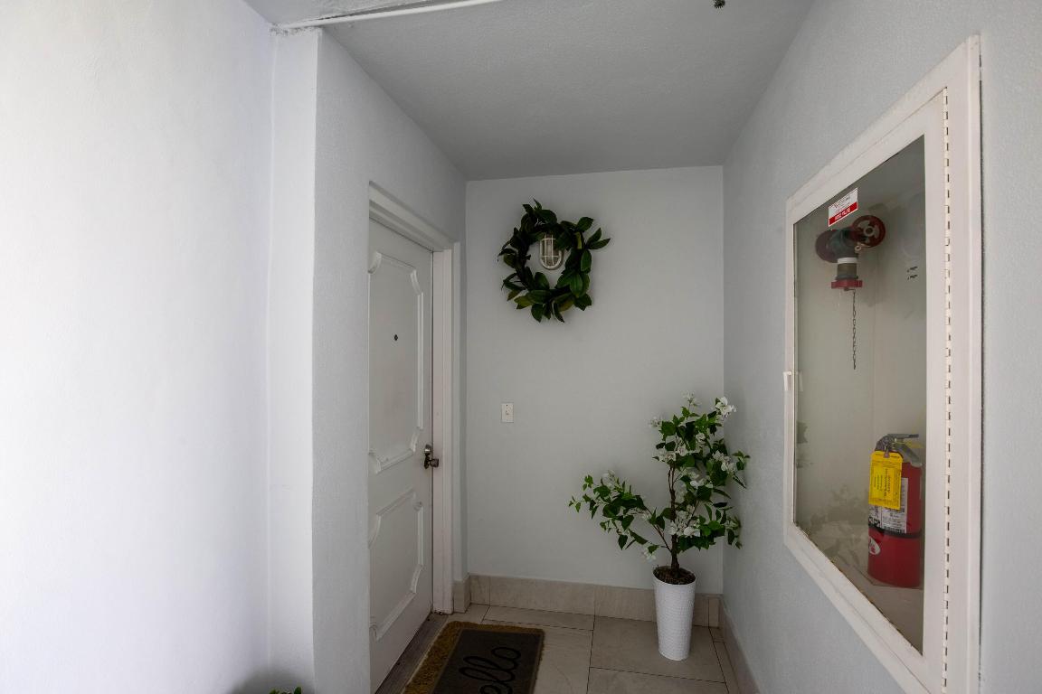 PALM BEACH WINDEMERE CONDO - Residential