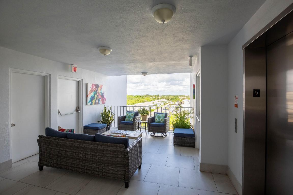 PALM BEACH WINDEMERE CONDO - Residential