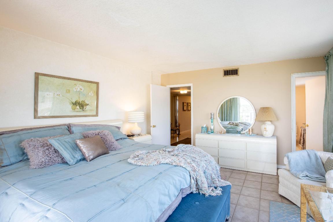 PALM BEACH WINDEMERE CONDO - Residential