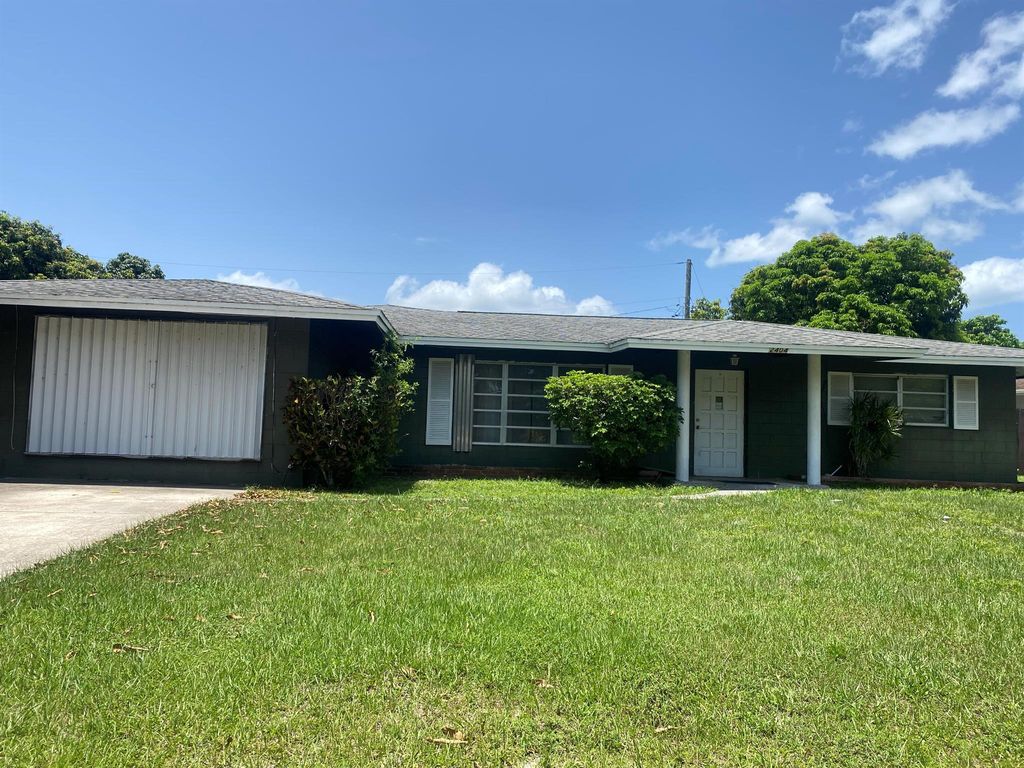 Photo of 2404 Holiday Court, Fort Pierce, FL 34982 (MLS # R11101808)