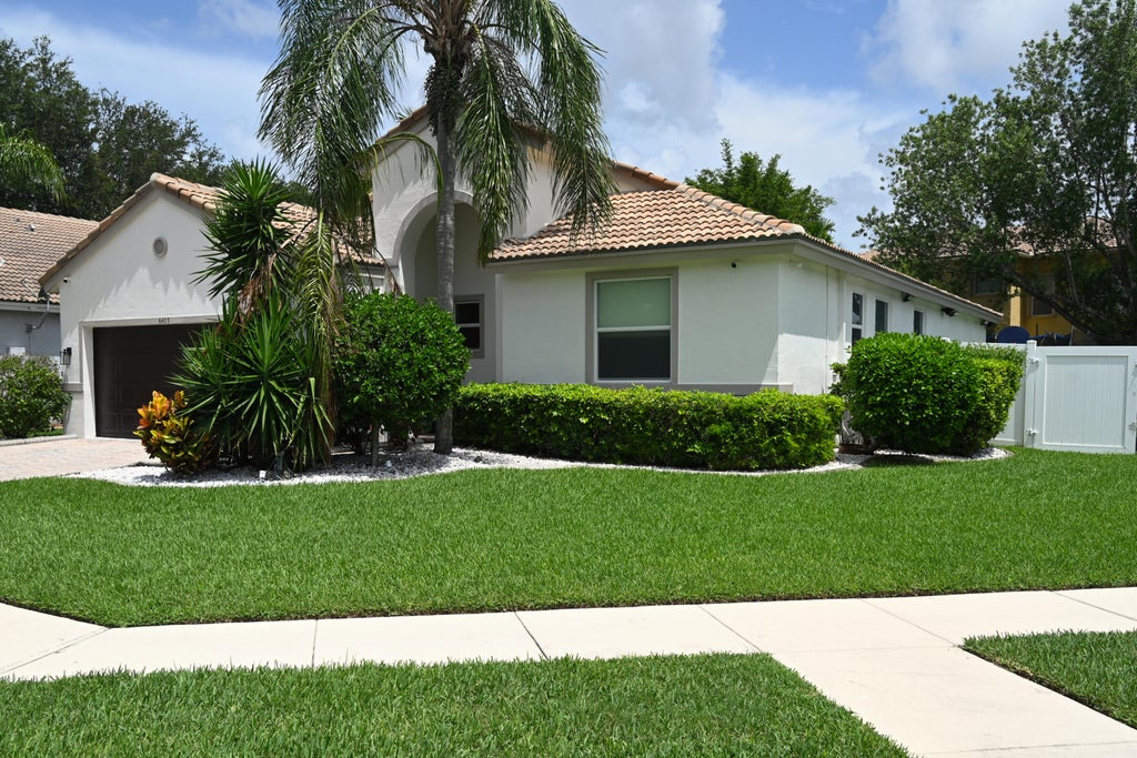 Photo of 6403 C Durham Drive, Lake Worth, FL 33467 (MLS # B26046447)