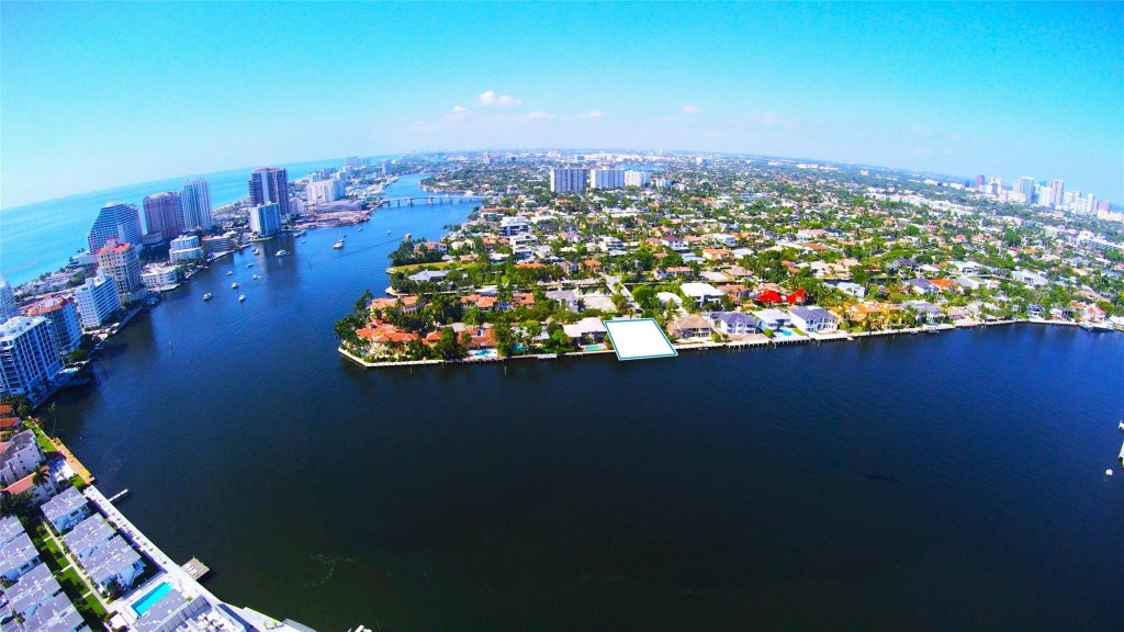 Photo of 2617 Aqua Vista Boulevard, Fort Lauderdale, FL 33301 (MLS # F10555481)