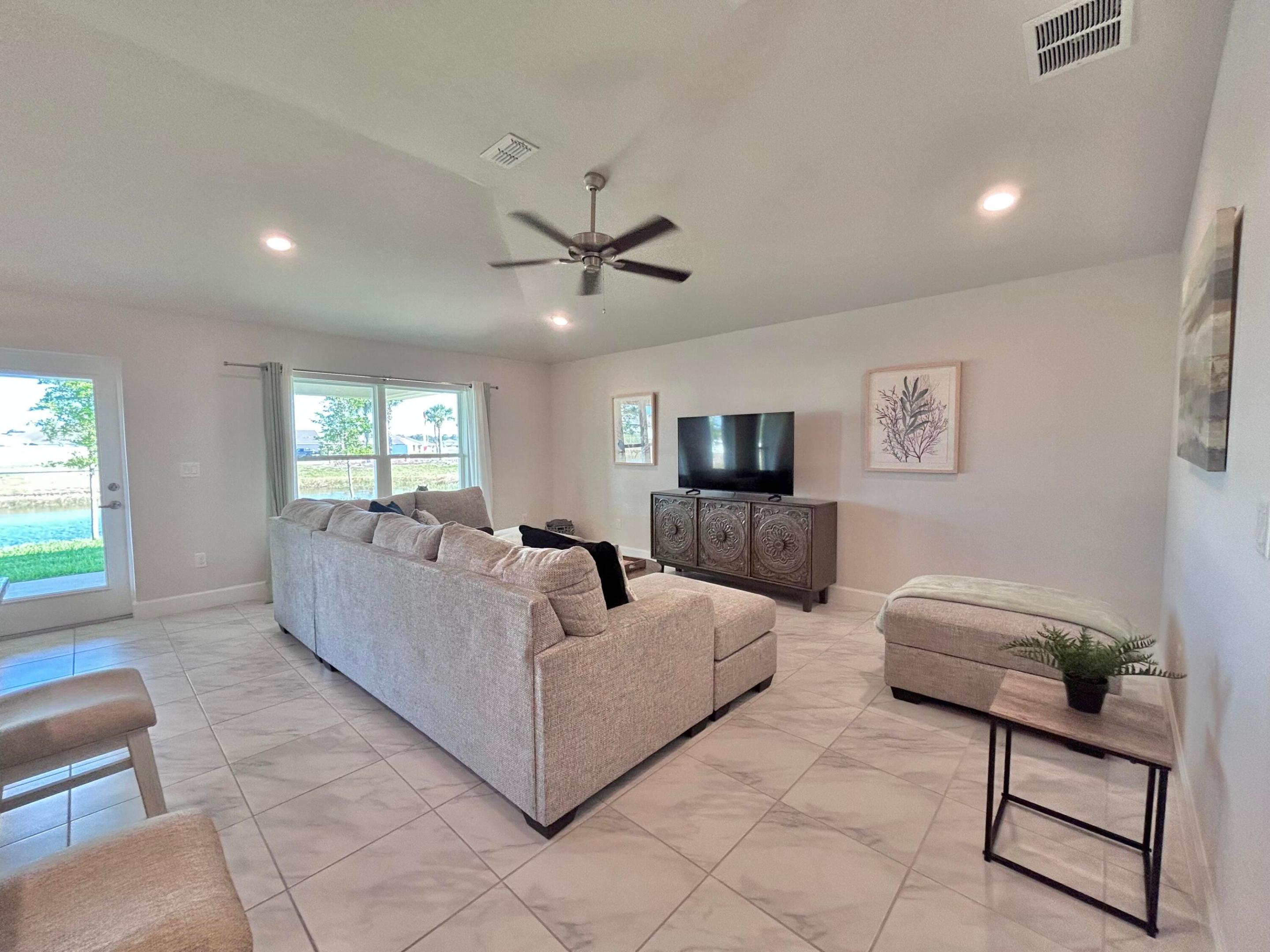 WATERSTONE PHASE THREE - Residential