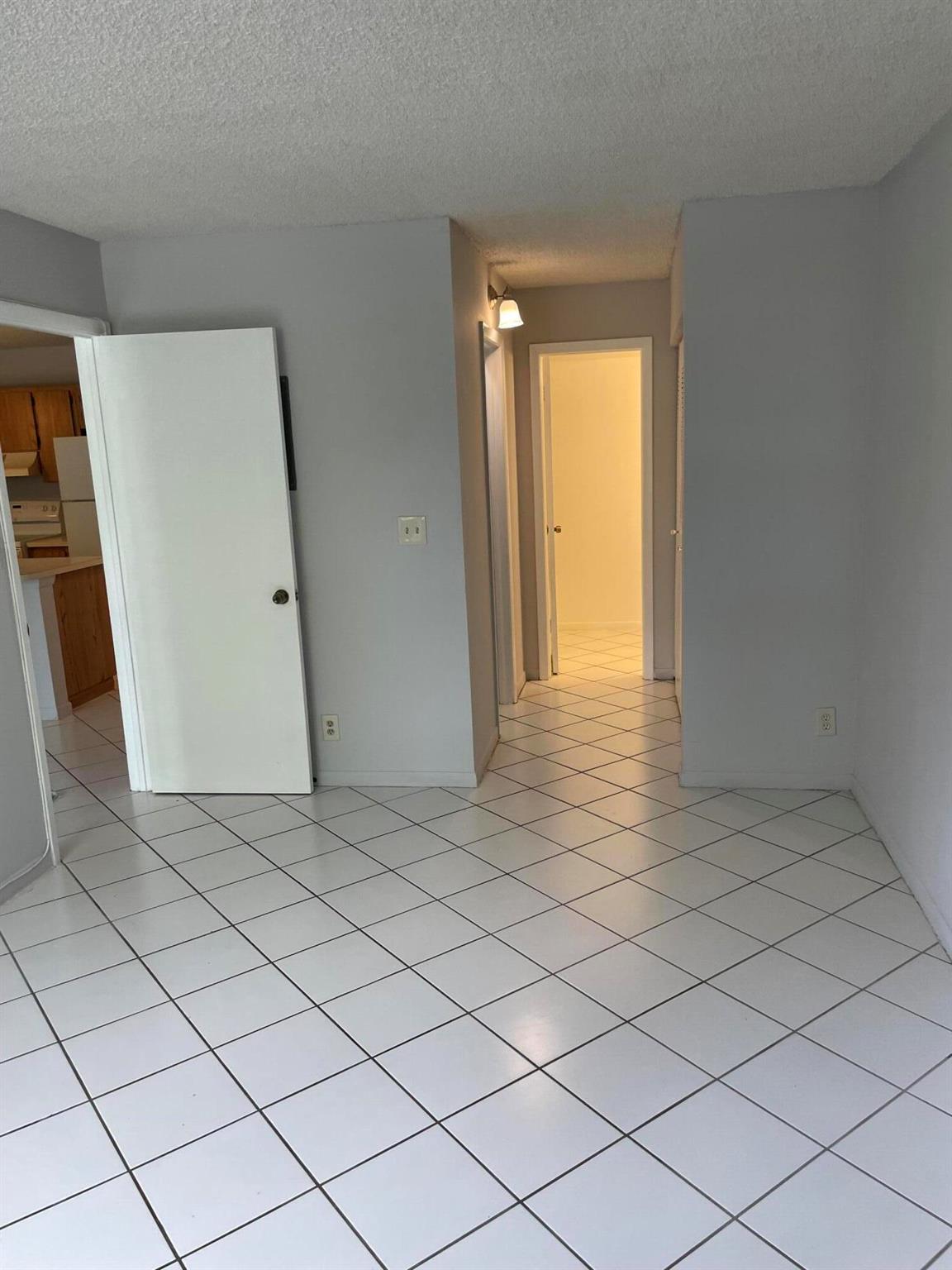 CORAL SPRINGS TOWER CLUB - Residential Lease