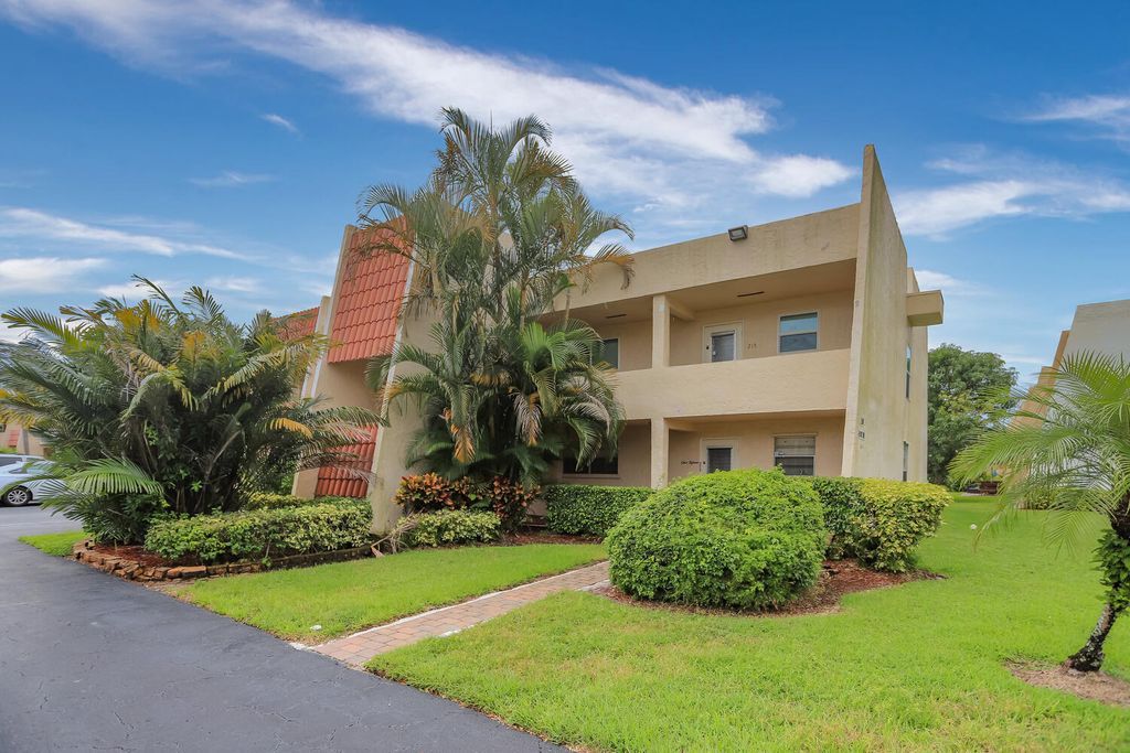 Photo of 2500 Fiore Way #203-a, Delray Beach, FL 33445 (MLS # B26044379)