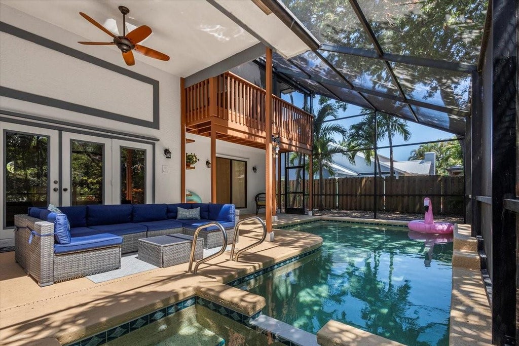 Photo of 2250 SE Country Club Lane, Stuart, FL 34996 (MLS # B26035918)