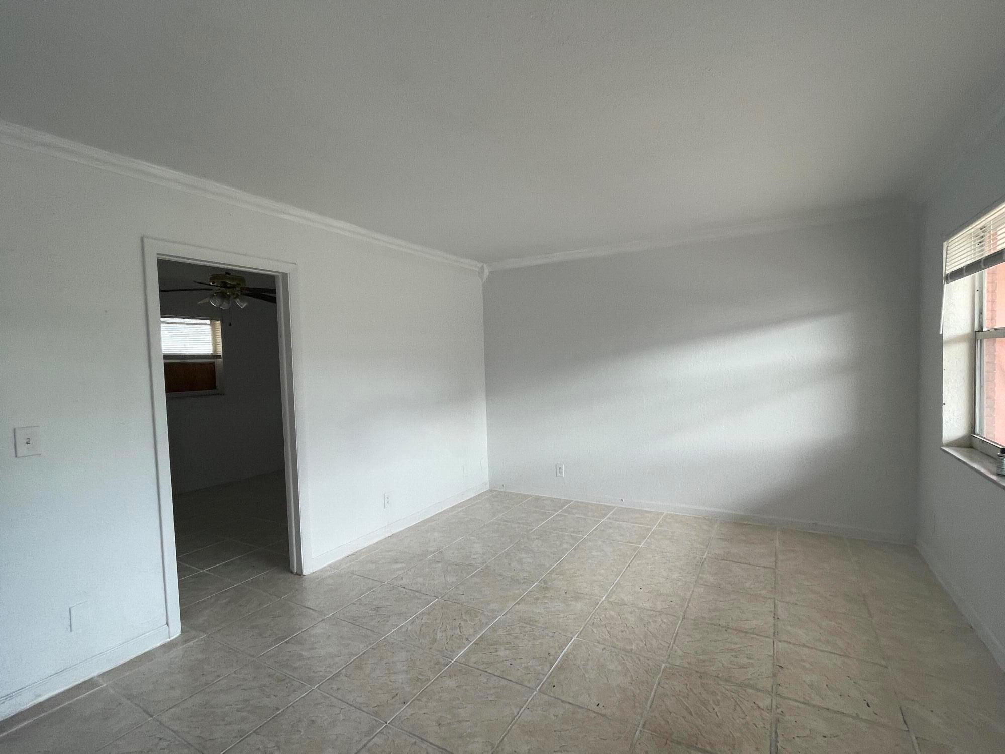 LAKE WORTH TOWN OF - Residential Lease