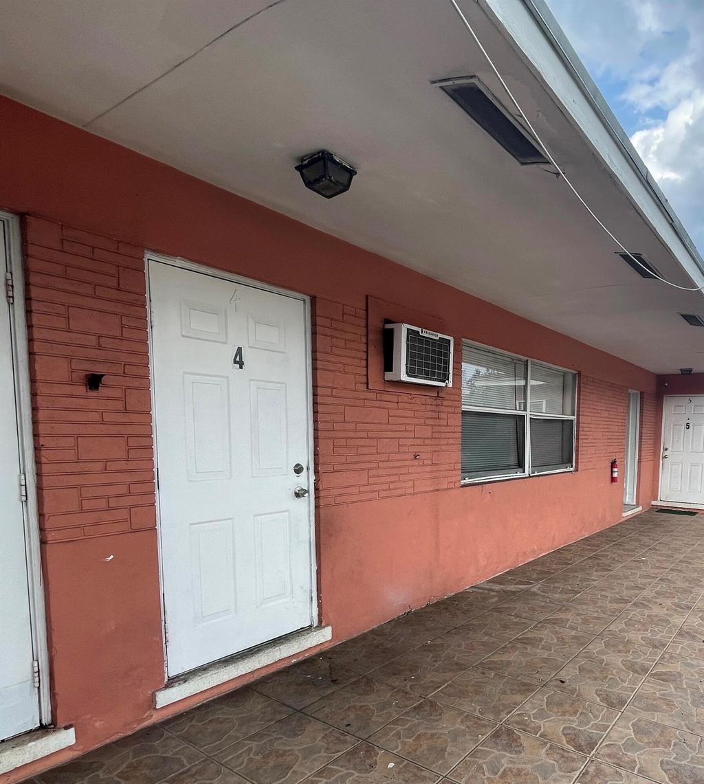 Photo of 531 S C Street #4, Lake Worth Beach, FL 33460 (MLS # R11110706)