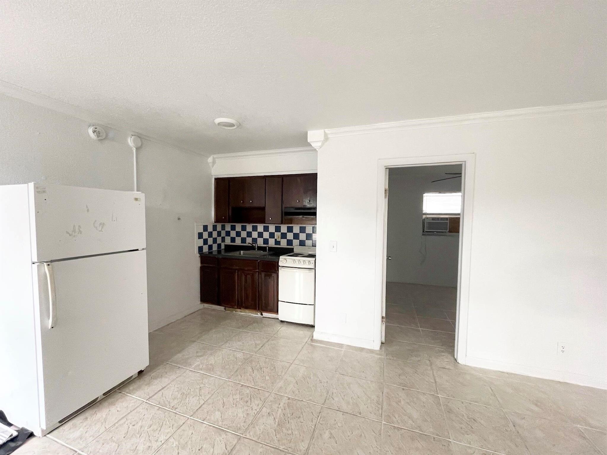 LAKE WORTH TOWN OF - Residential Lease