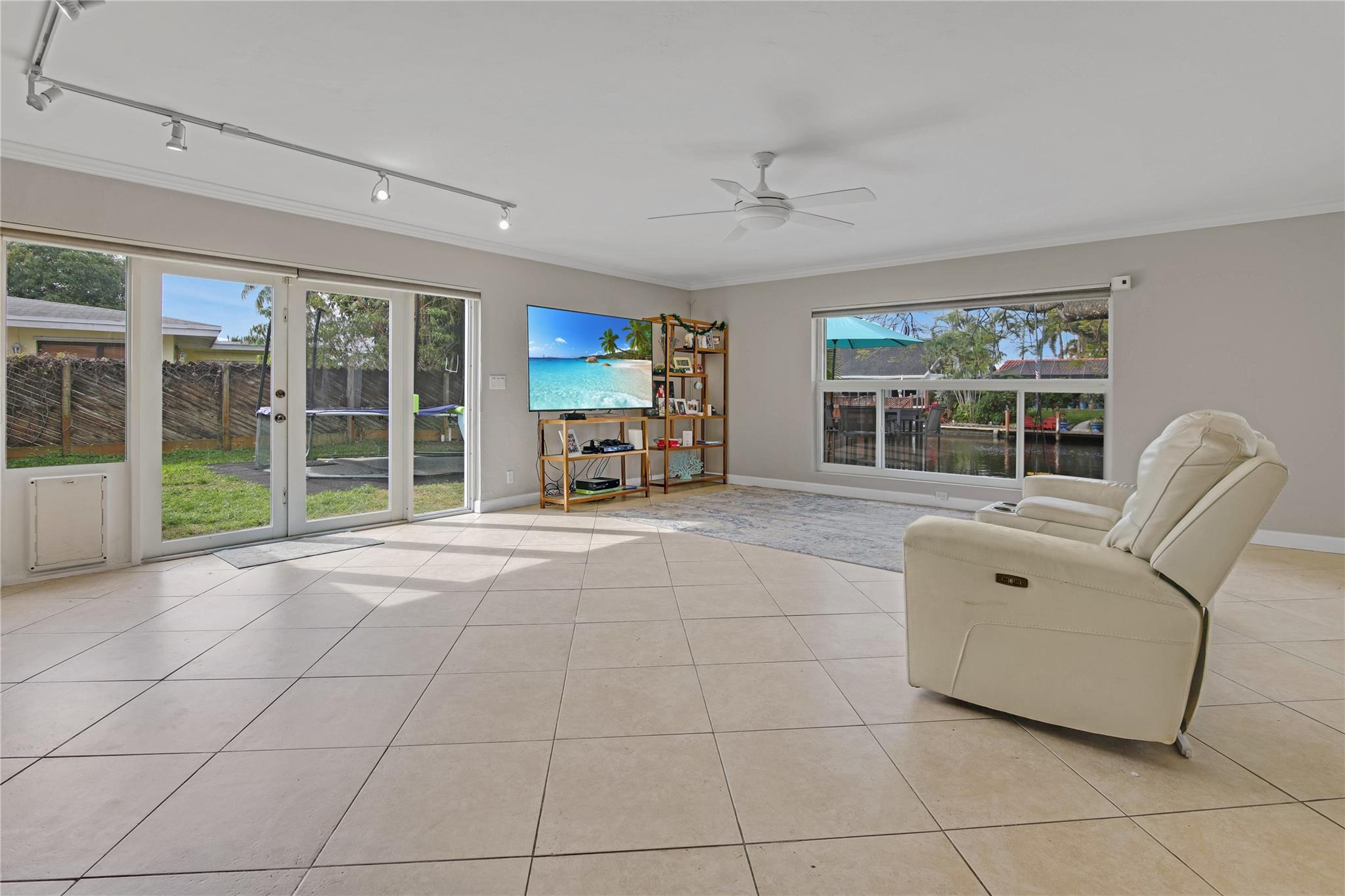 Jenada Villas 1 Add 42-7 - Residential