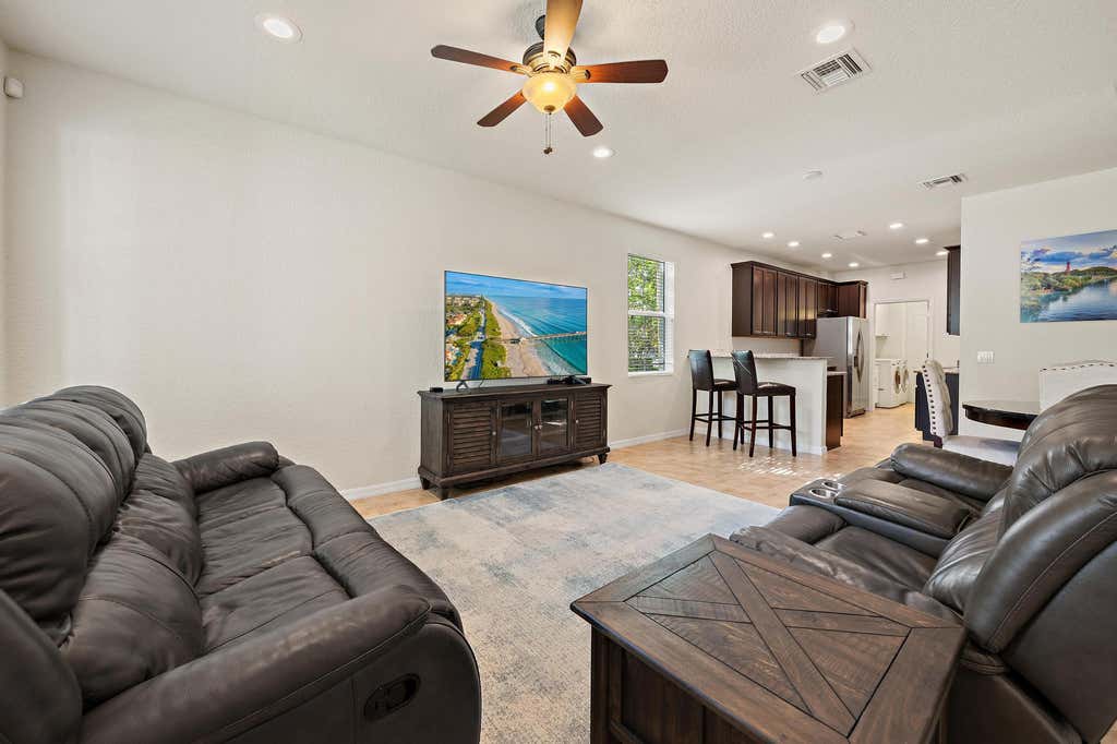 Photo of 1156 S COMMUNITY Drive, Jupiter, FL 33458 (MLS # B26054264)