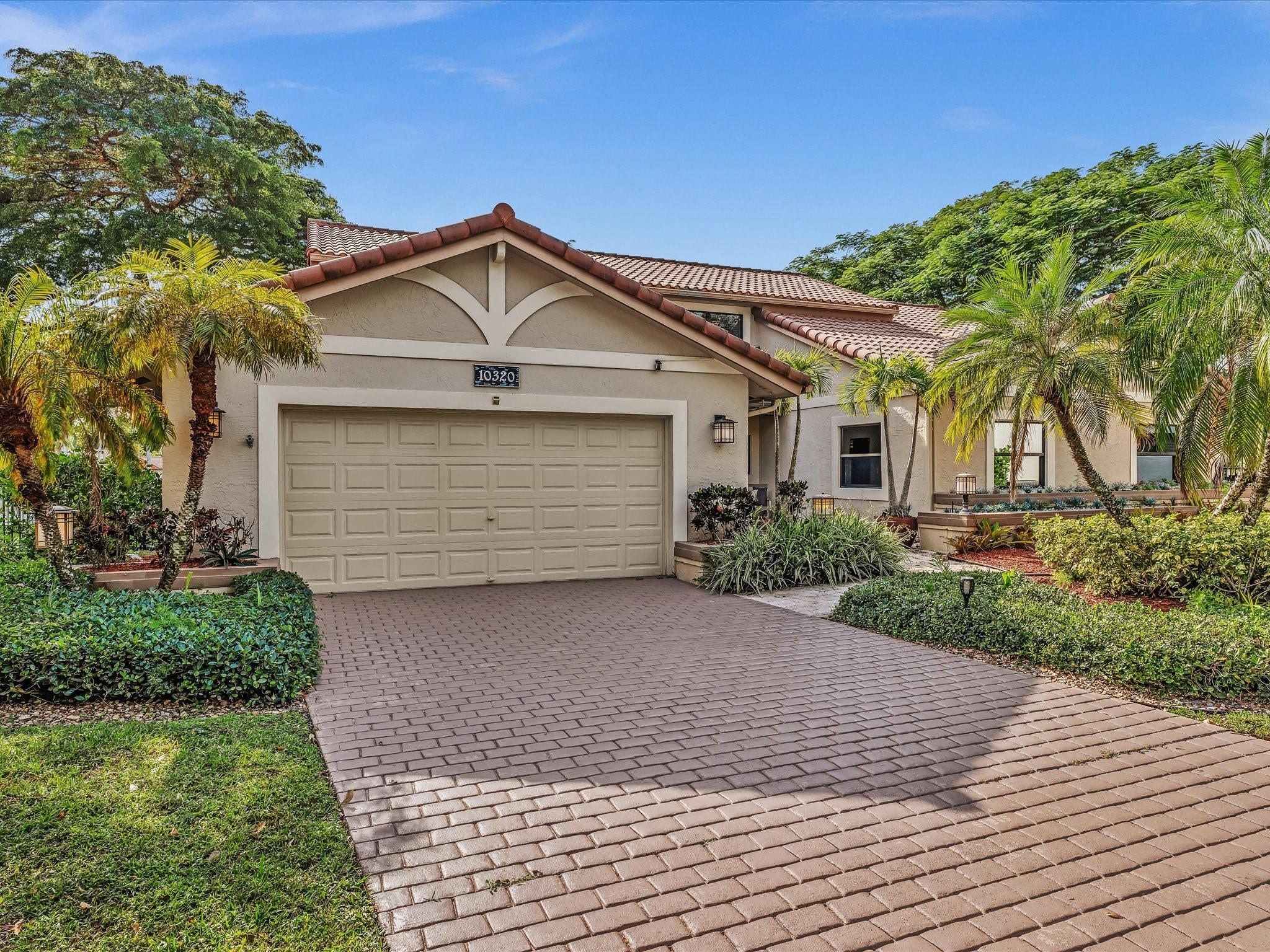 Glenoaks 113-41 B - Residential