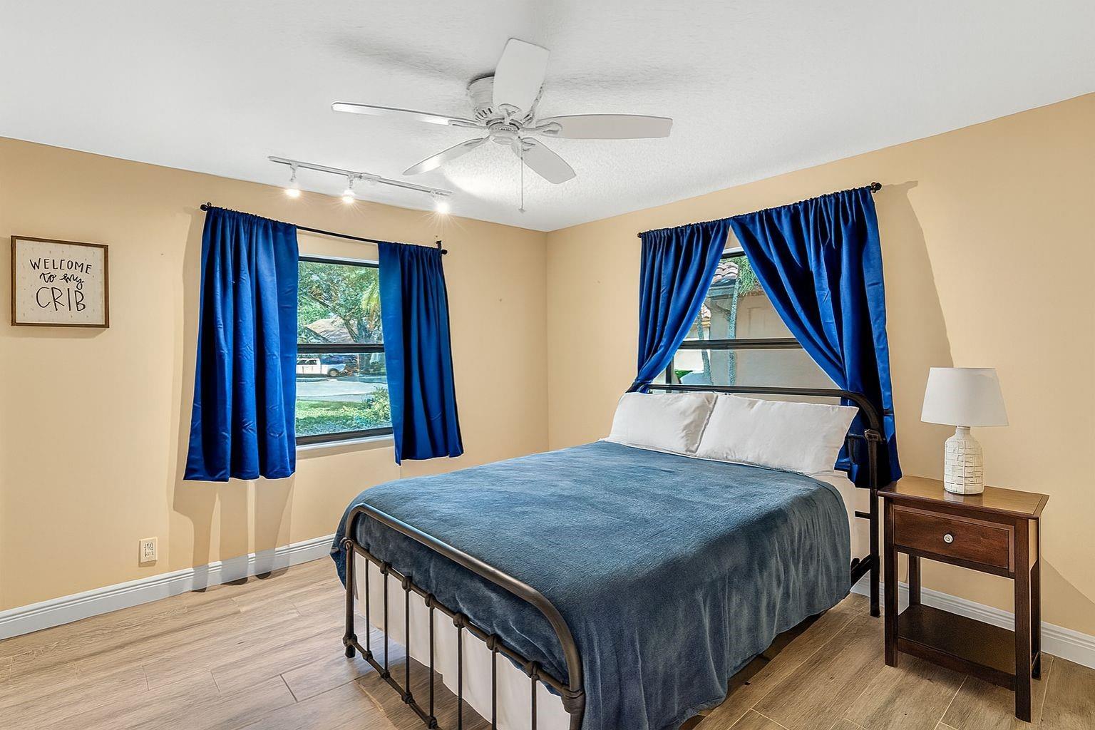 Glenoaks 113-41 B - Residential