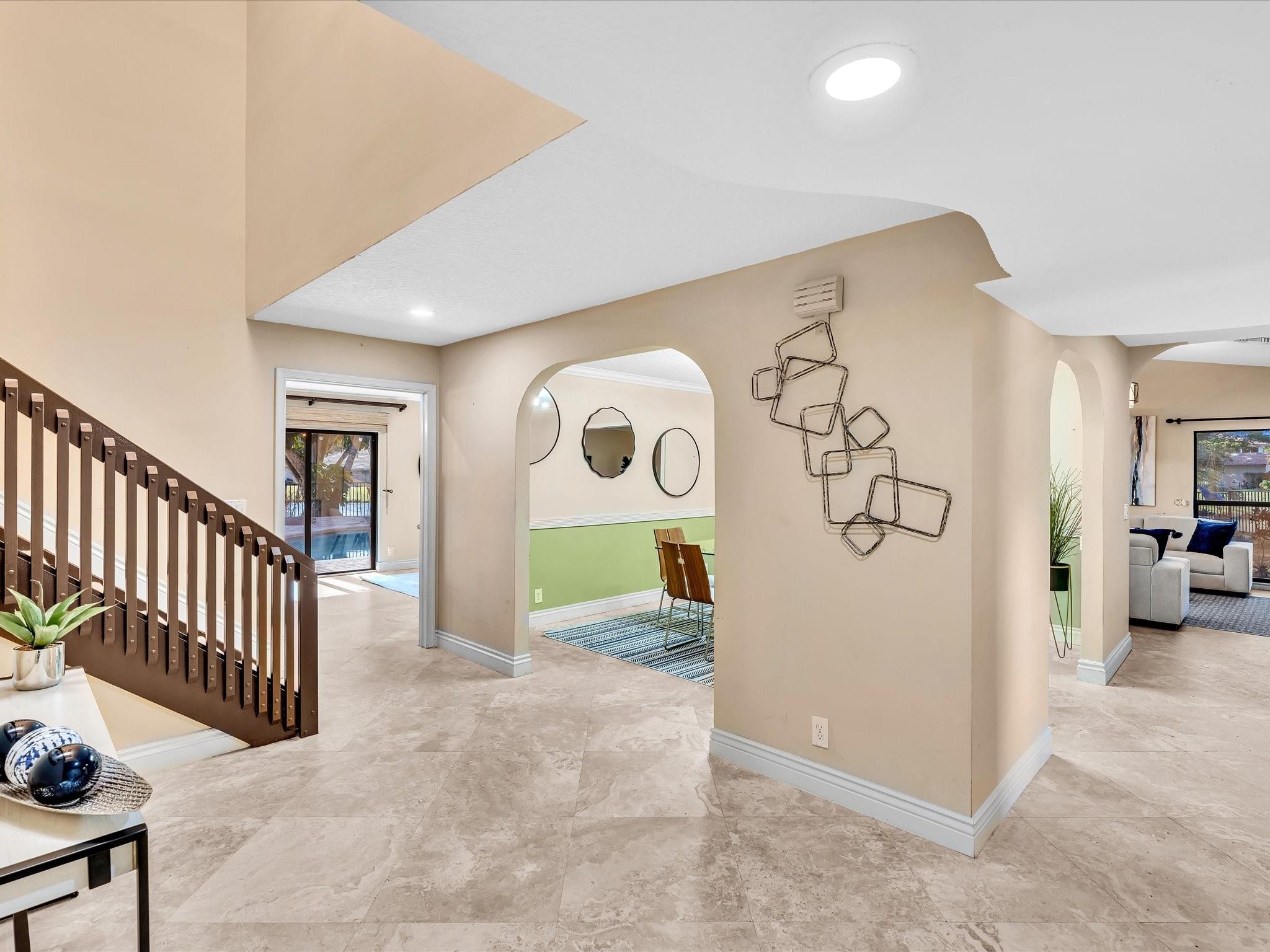 Glenoaks 113-41 B - Residential