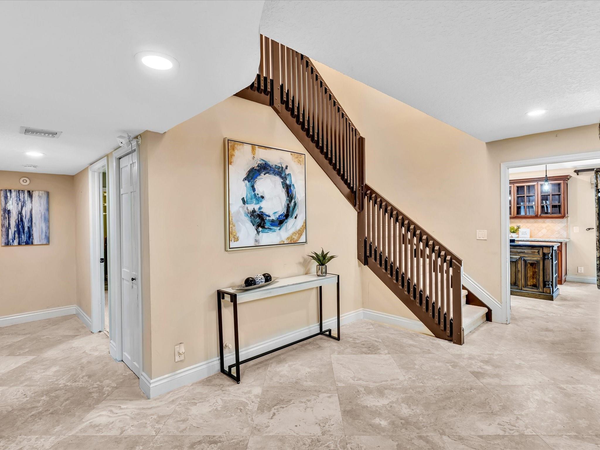 Glenoaks 113-41 B - Residential