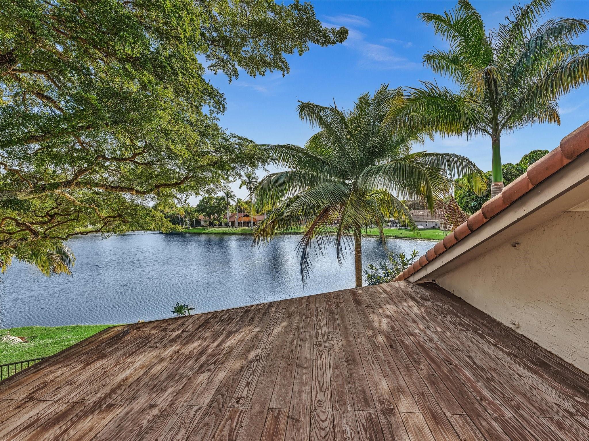 Glenoaks 113-41 B - Residential