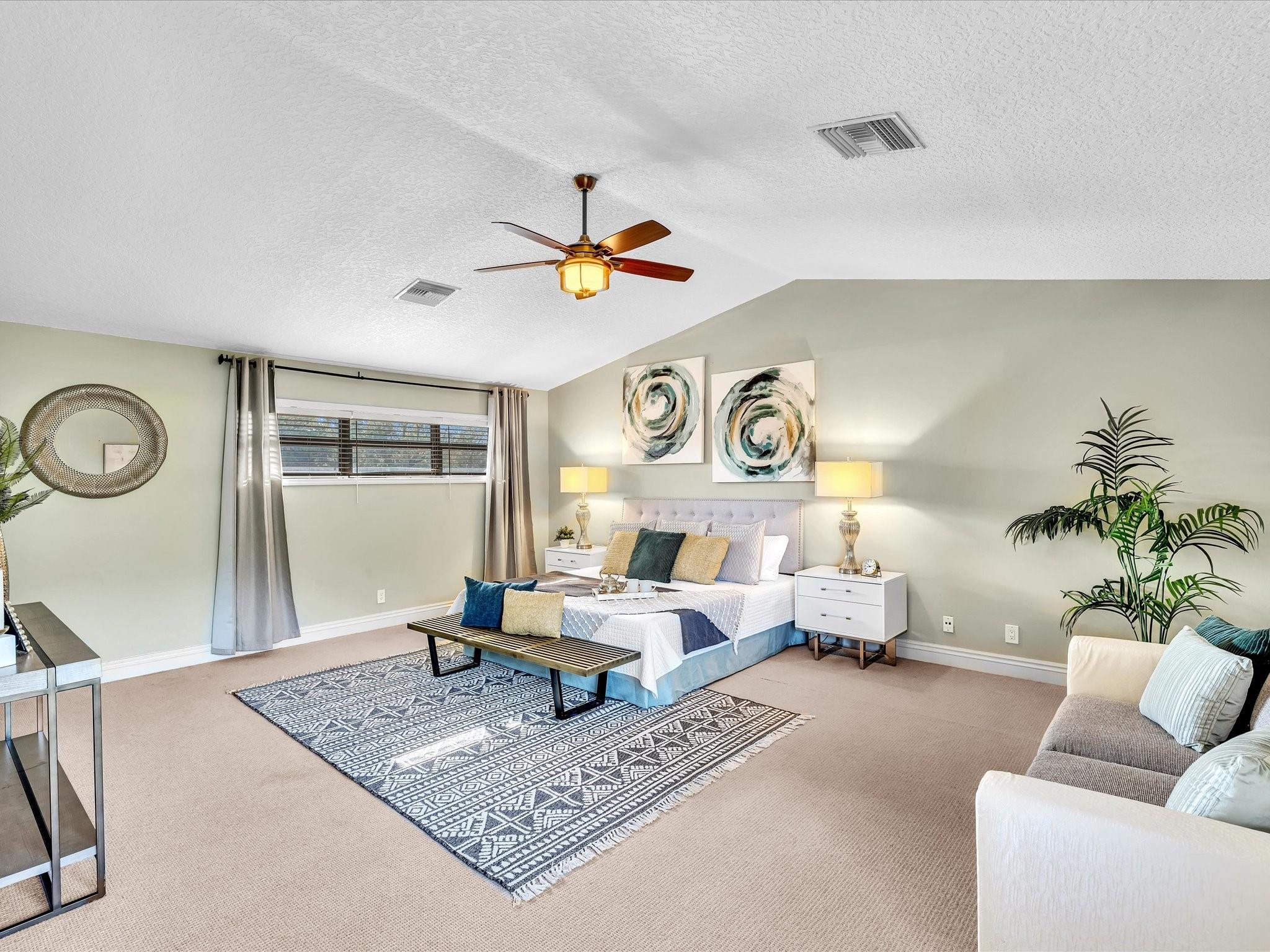 Glenoaks 113-41 B - Residential