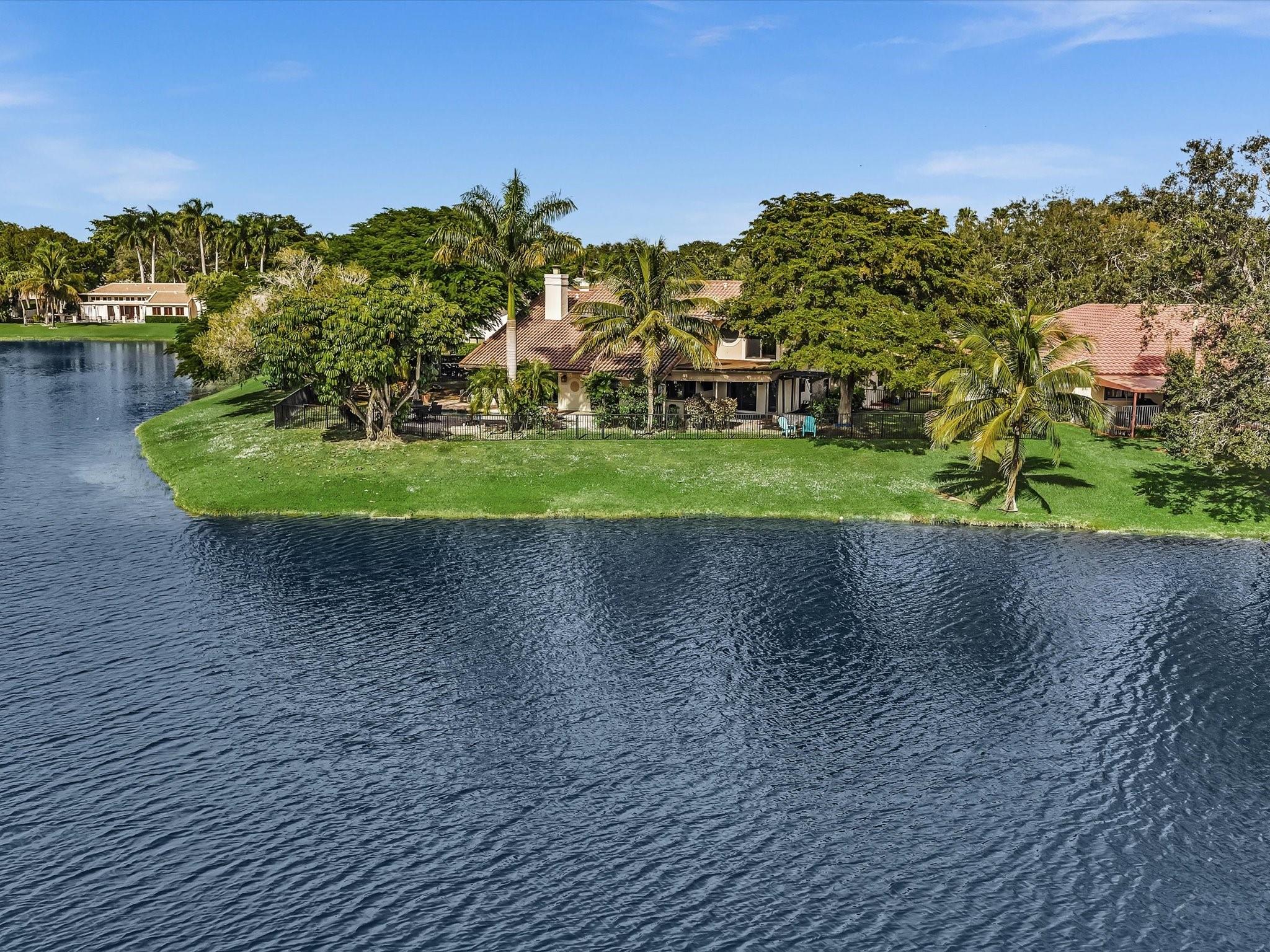 Glenoaks 113-41 B - Residential