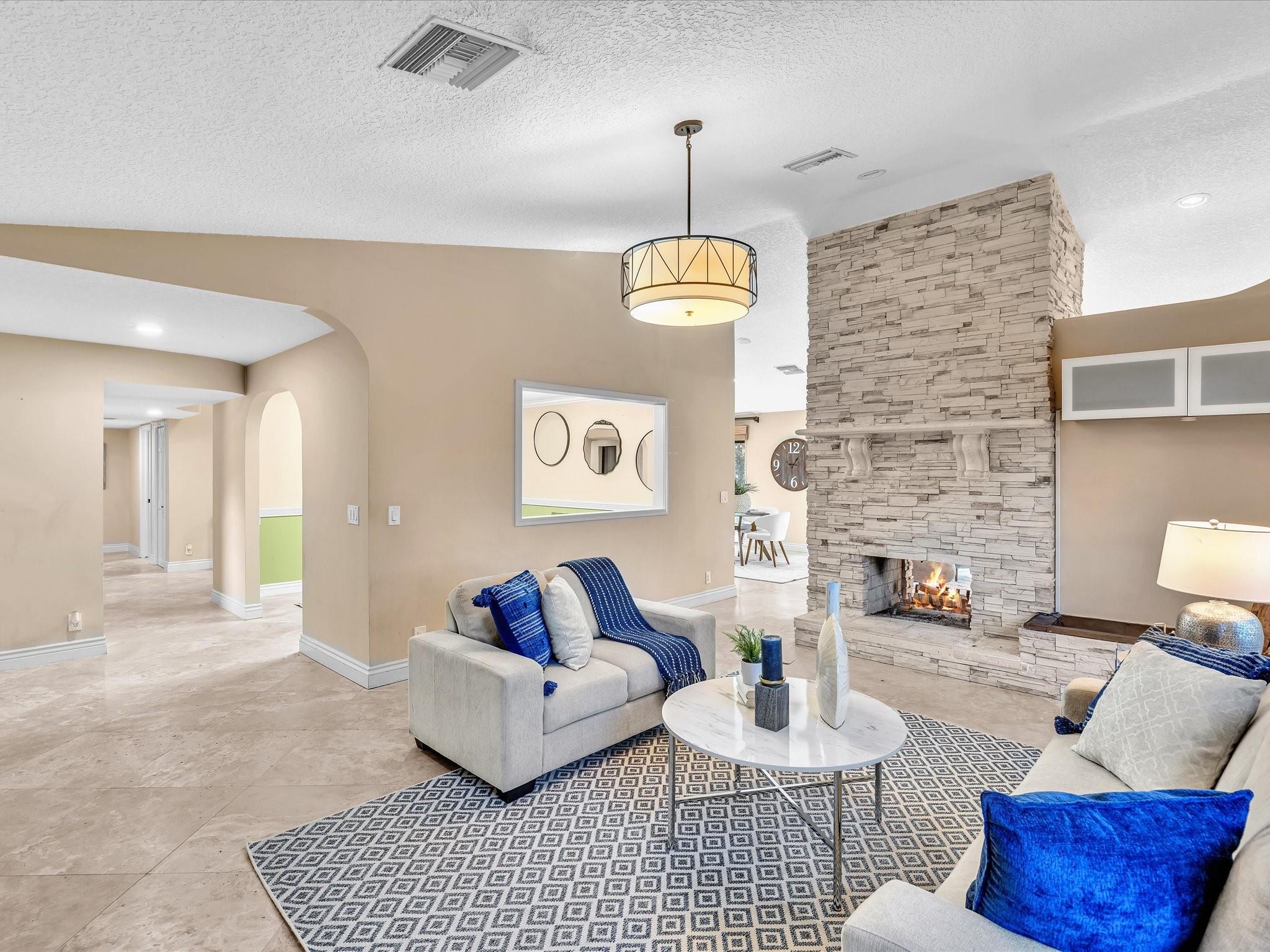 Glenoaks 113-41 B - Residential