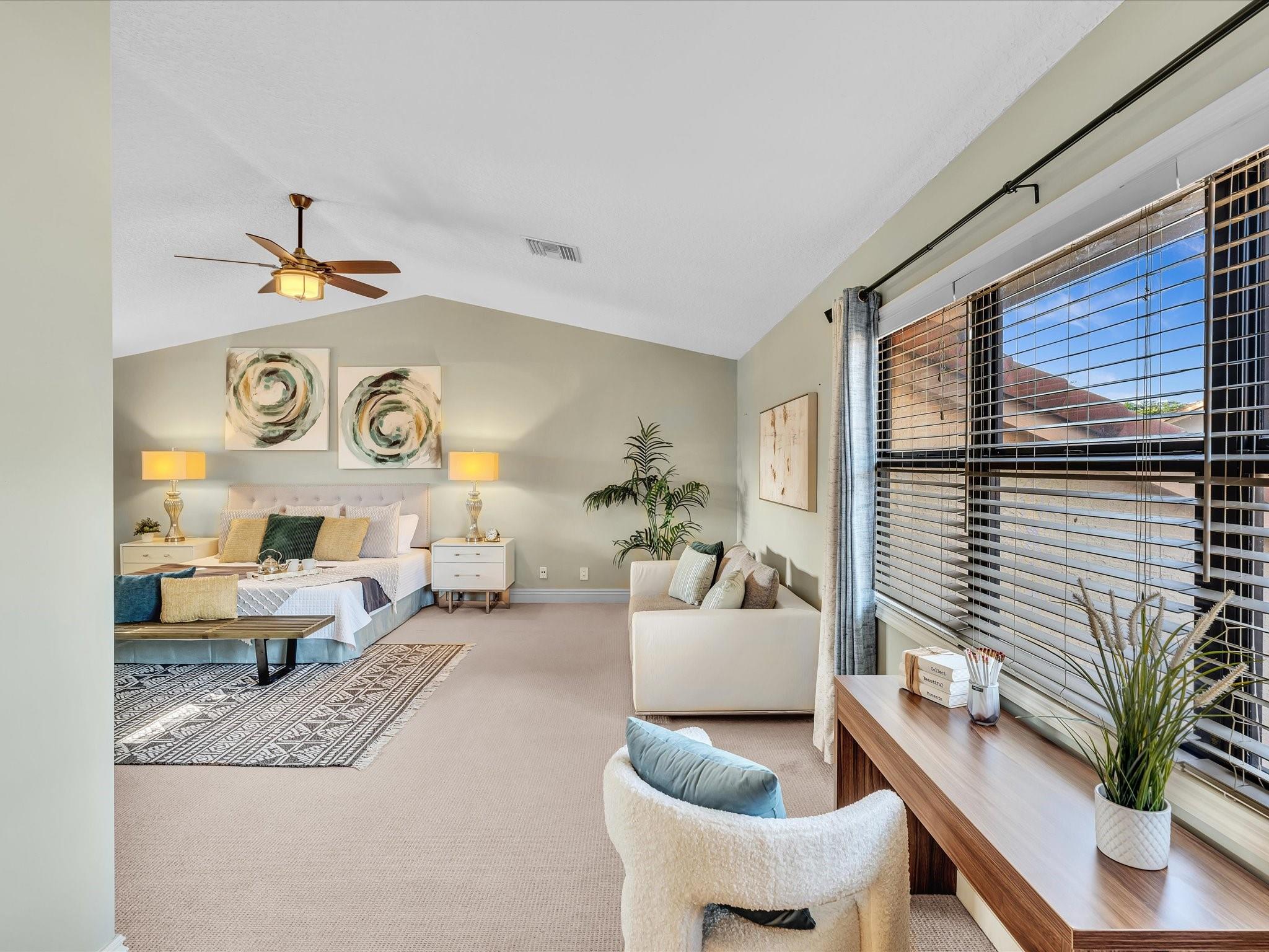 Glenoaks 113-41 B - Residential