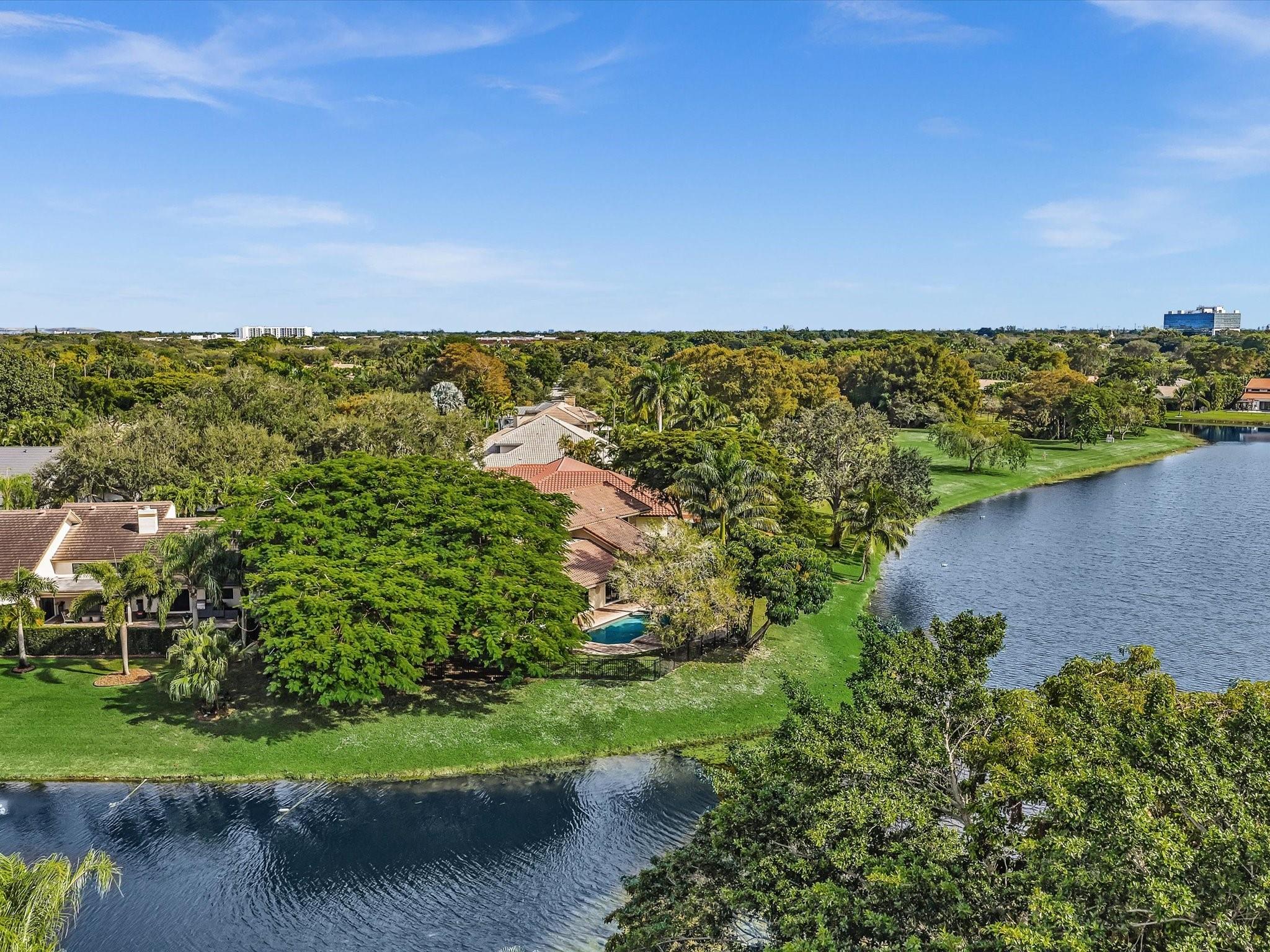 Glenoaks 113-41 B - Residential