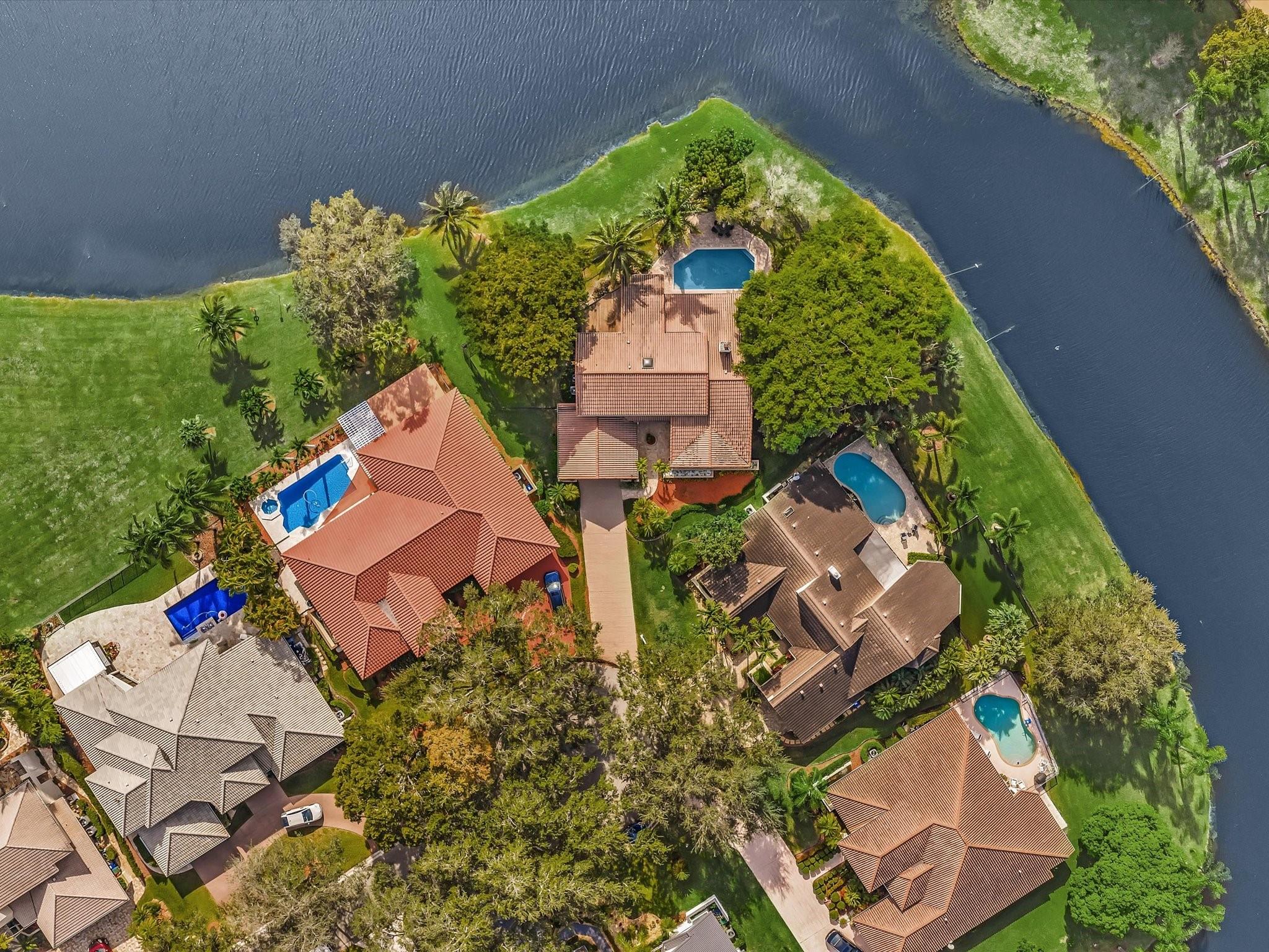 Glenoaks 113-41 B - Residential