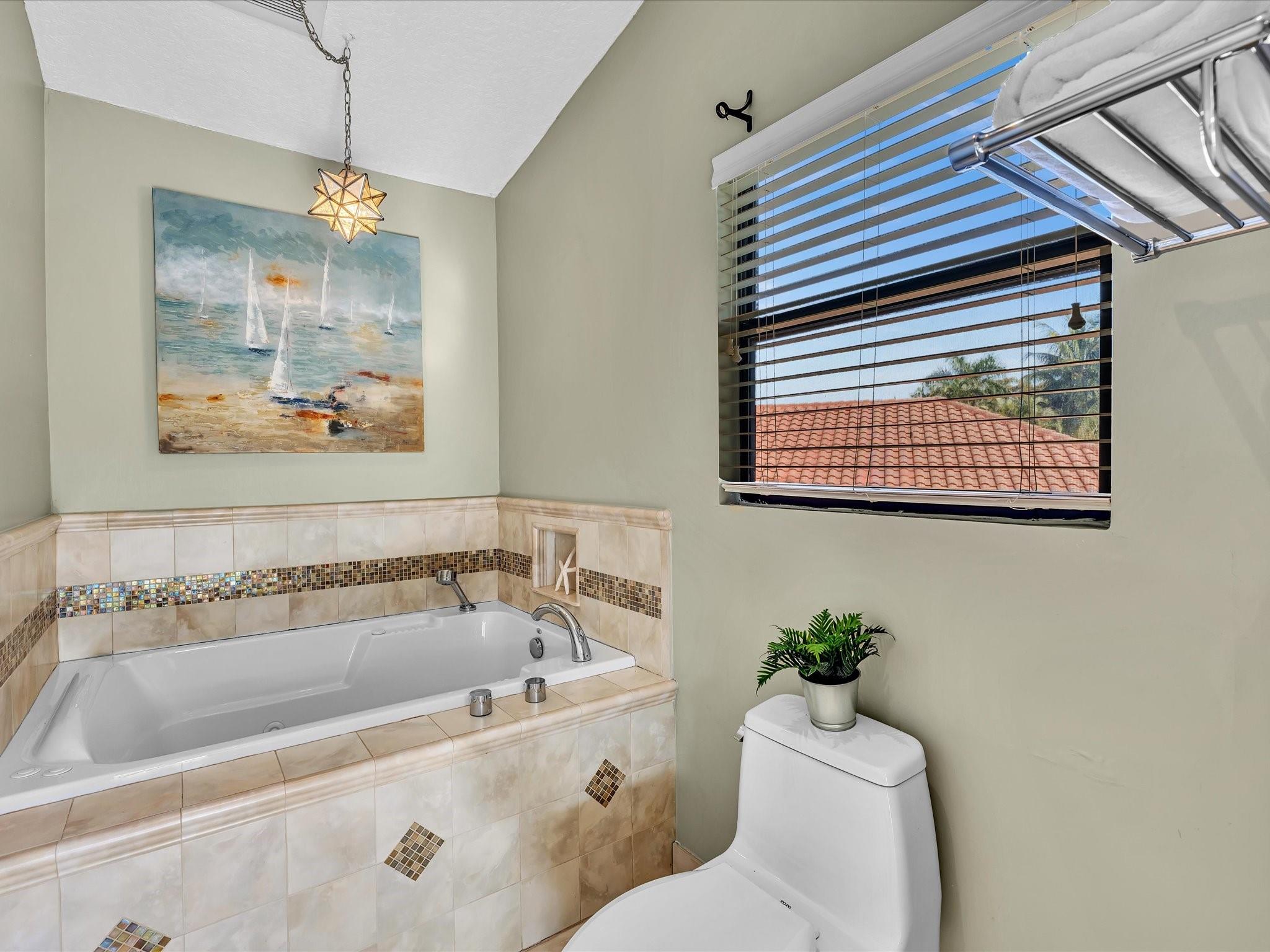 Glenoaks 113-41 B - Residential