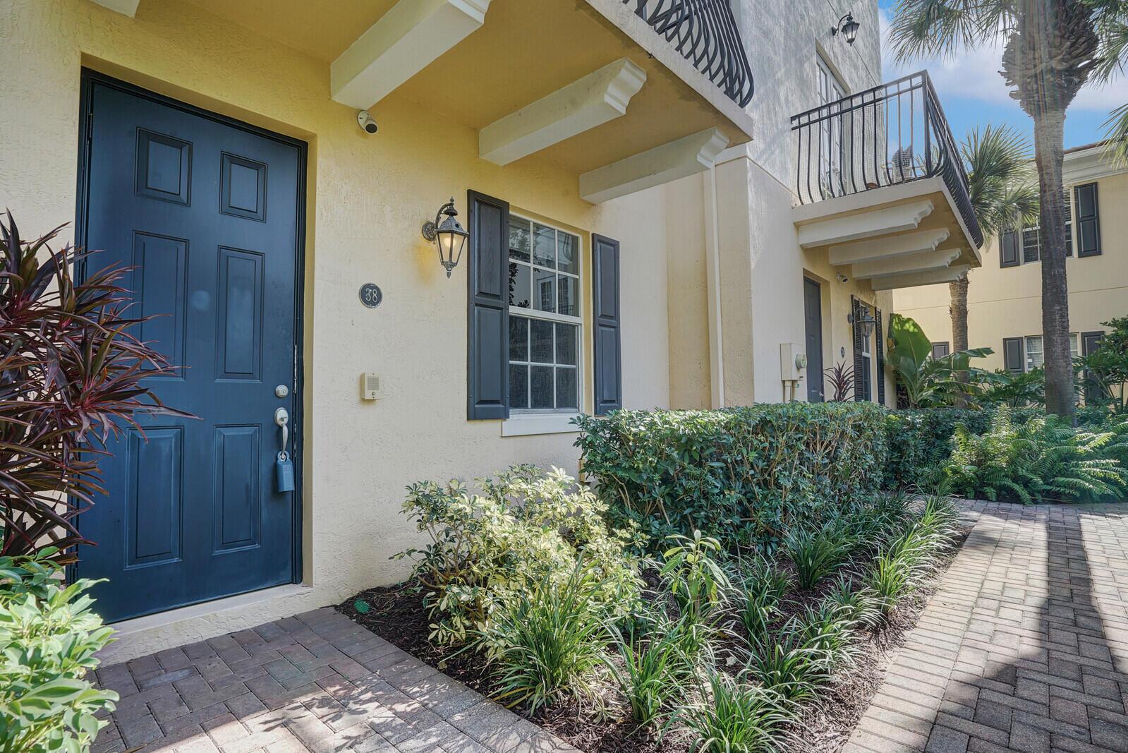 View Lake Worth Beach, FL 33460 townhome