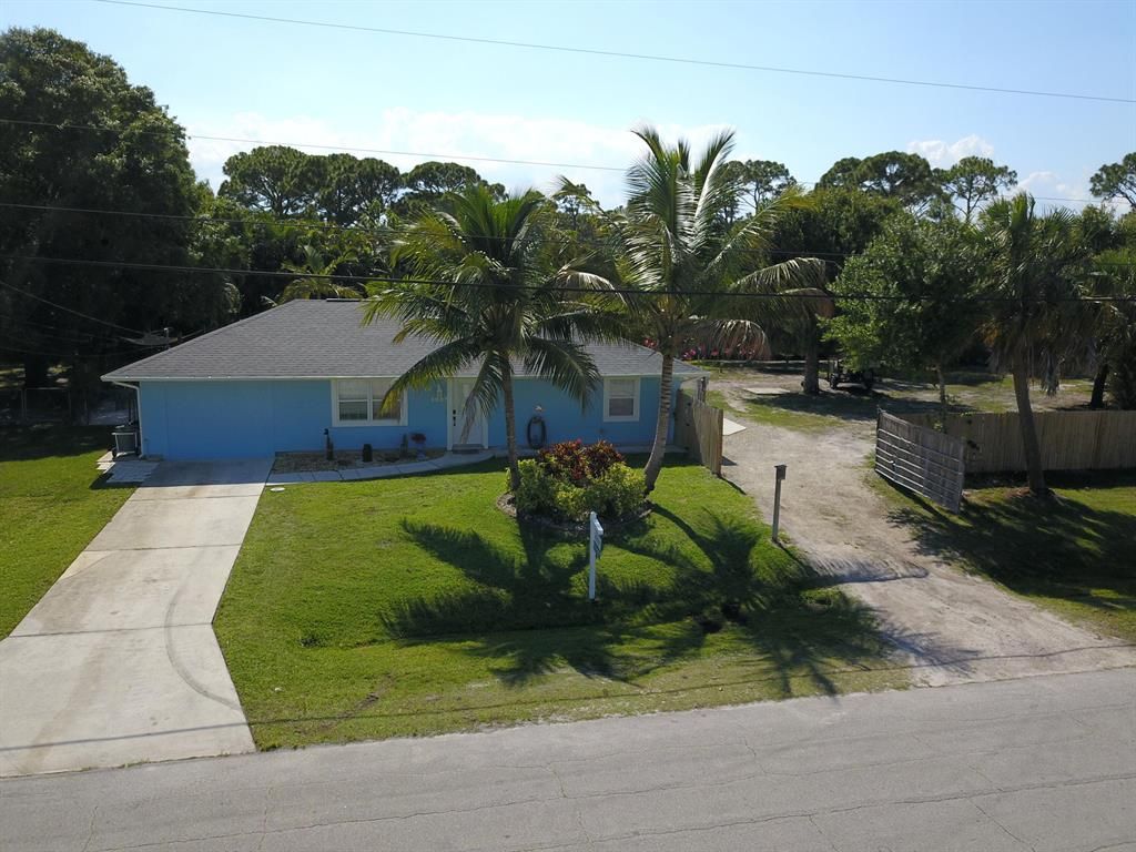 Photo of 5807 Myrtle Drive, Fort Pierce, FL 34982 (MLS # R10802257)